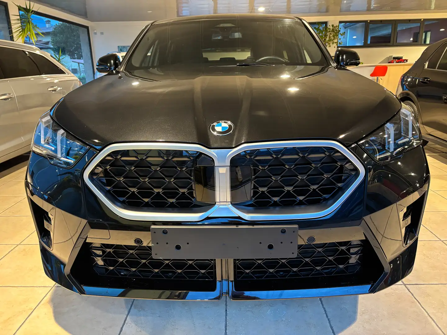 BMW X2 sdrive 18d MSport TETTO PAN. GANCIO  HARMAN KARDON Nero - 2
