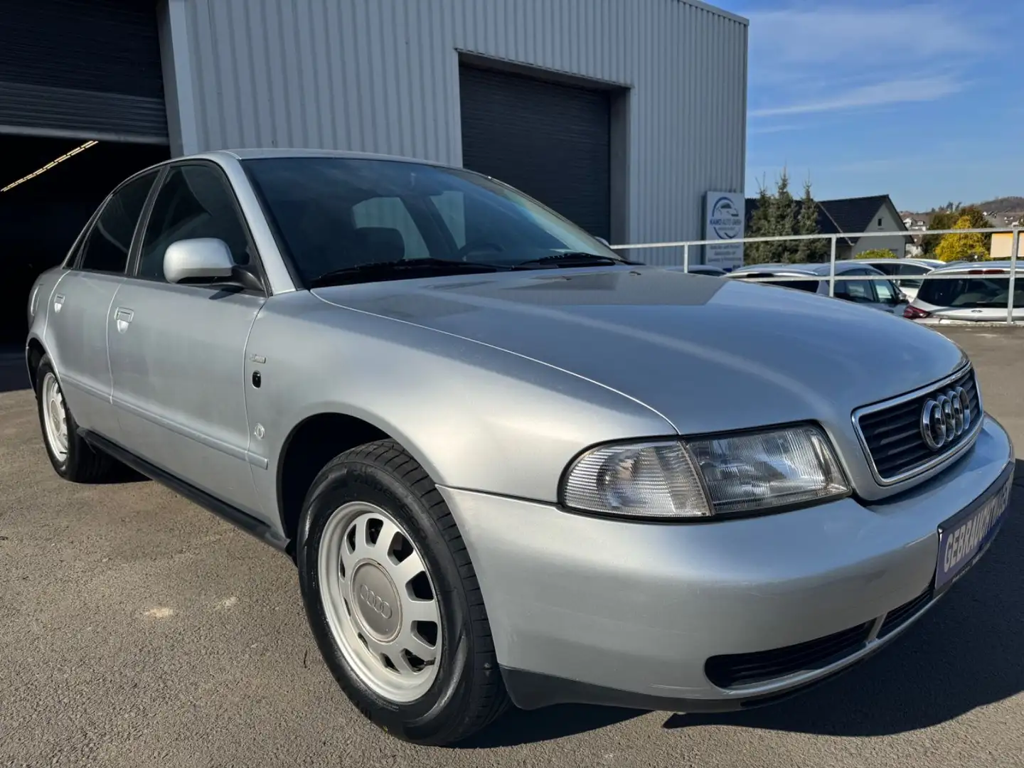 Audi A4 -2,6-V6-Limo-nur 141000 km-Technik 1 A Grau - 1
