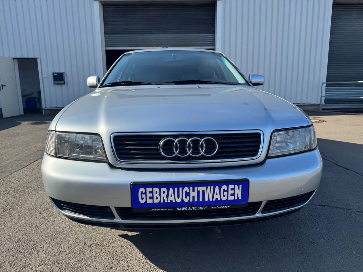Audi A4 -2,6-V6-Limo-nur 141000 km-Technik 1 A Grau - 2