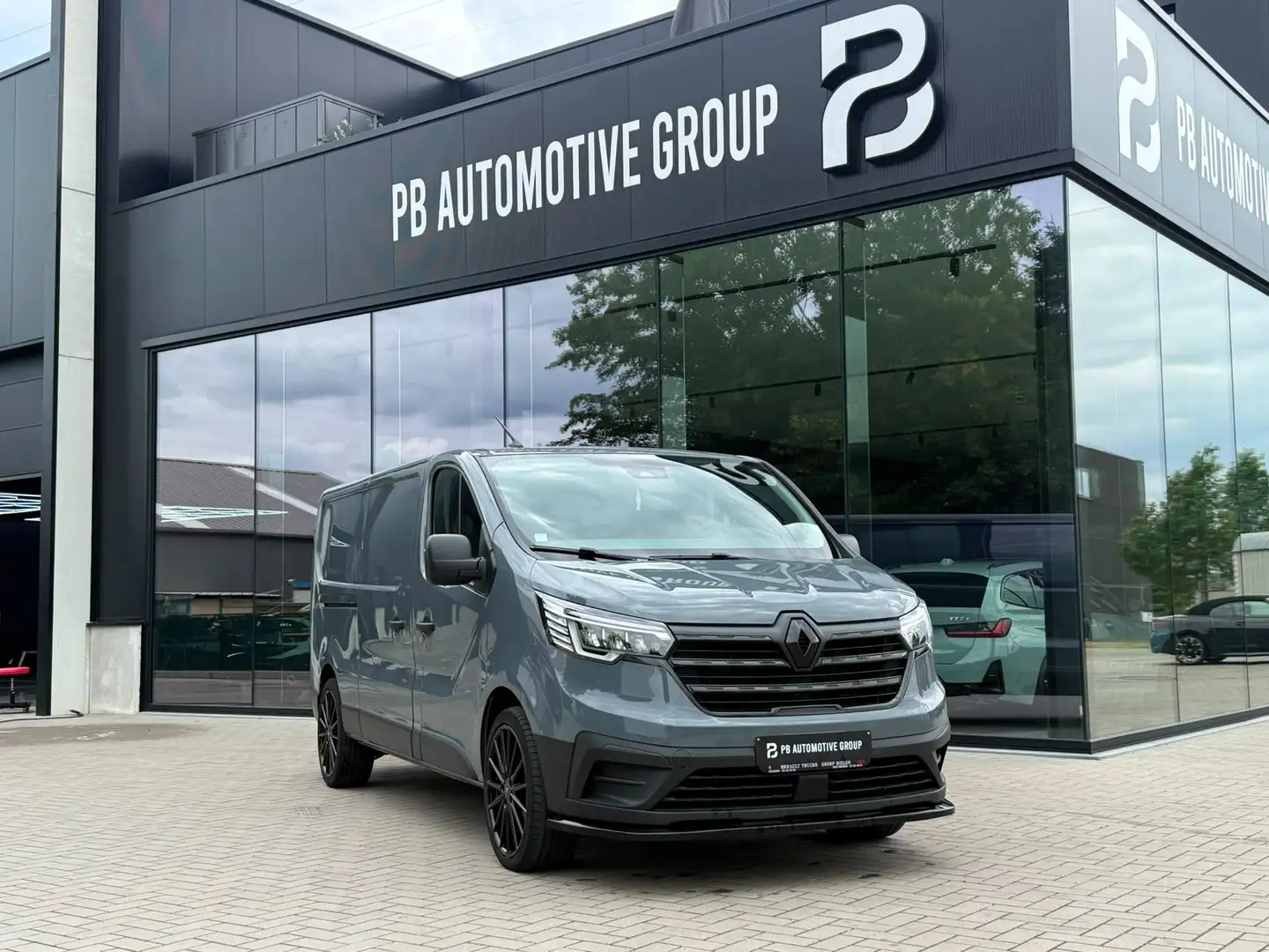 RENAULT Trafic