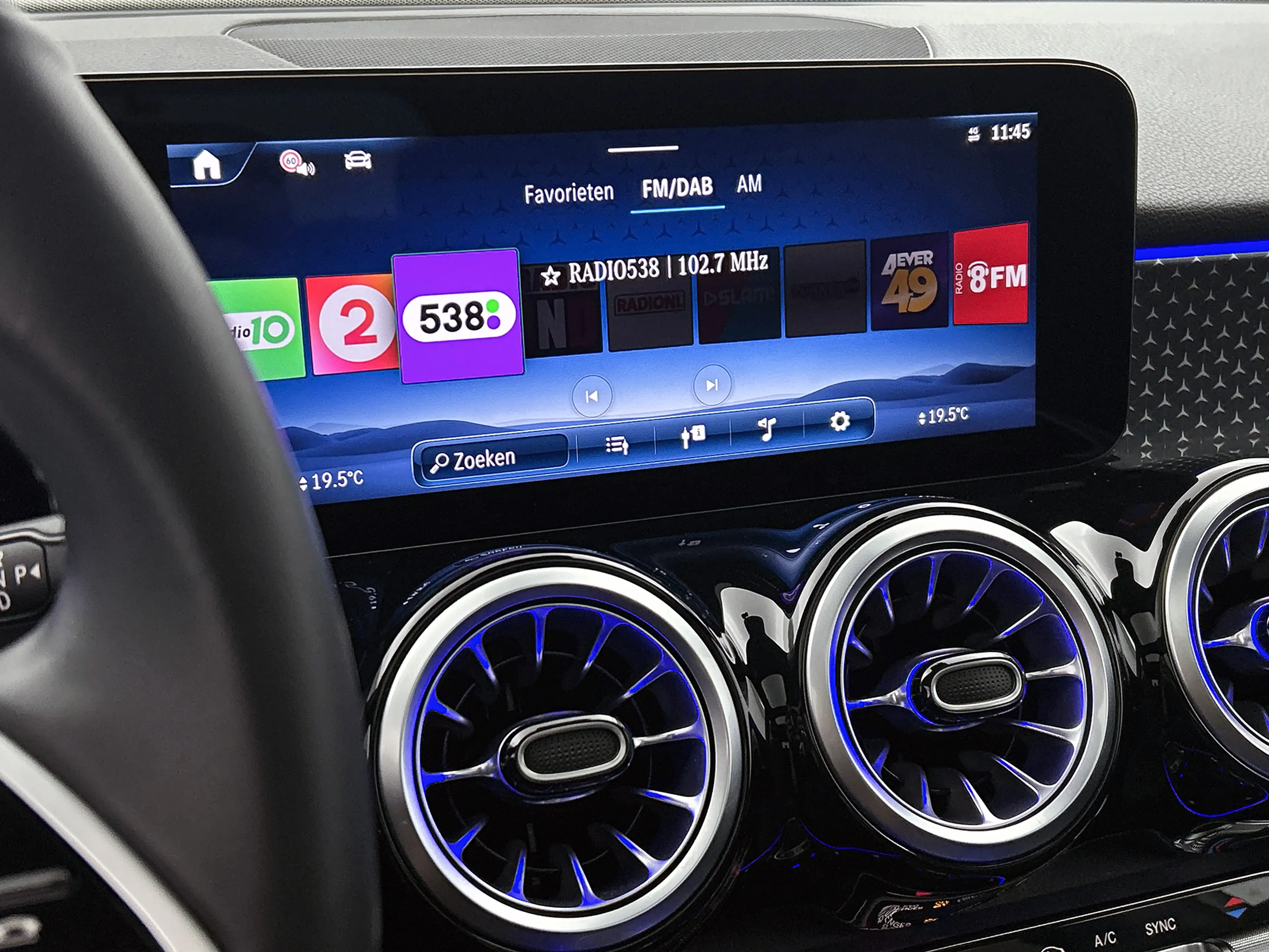 Mercedes-Benz GLB 200 Star Edition LIMITED Panoramadak l Keyless l Trekh — photo 8