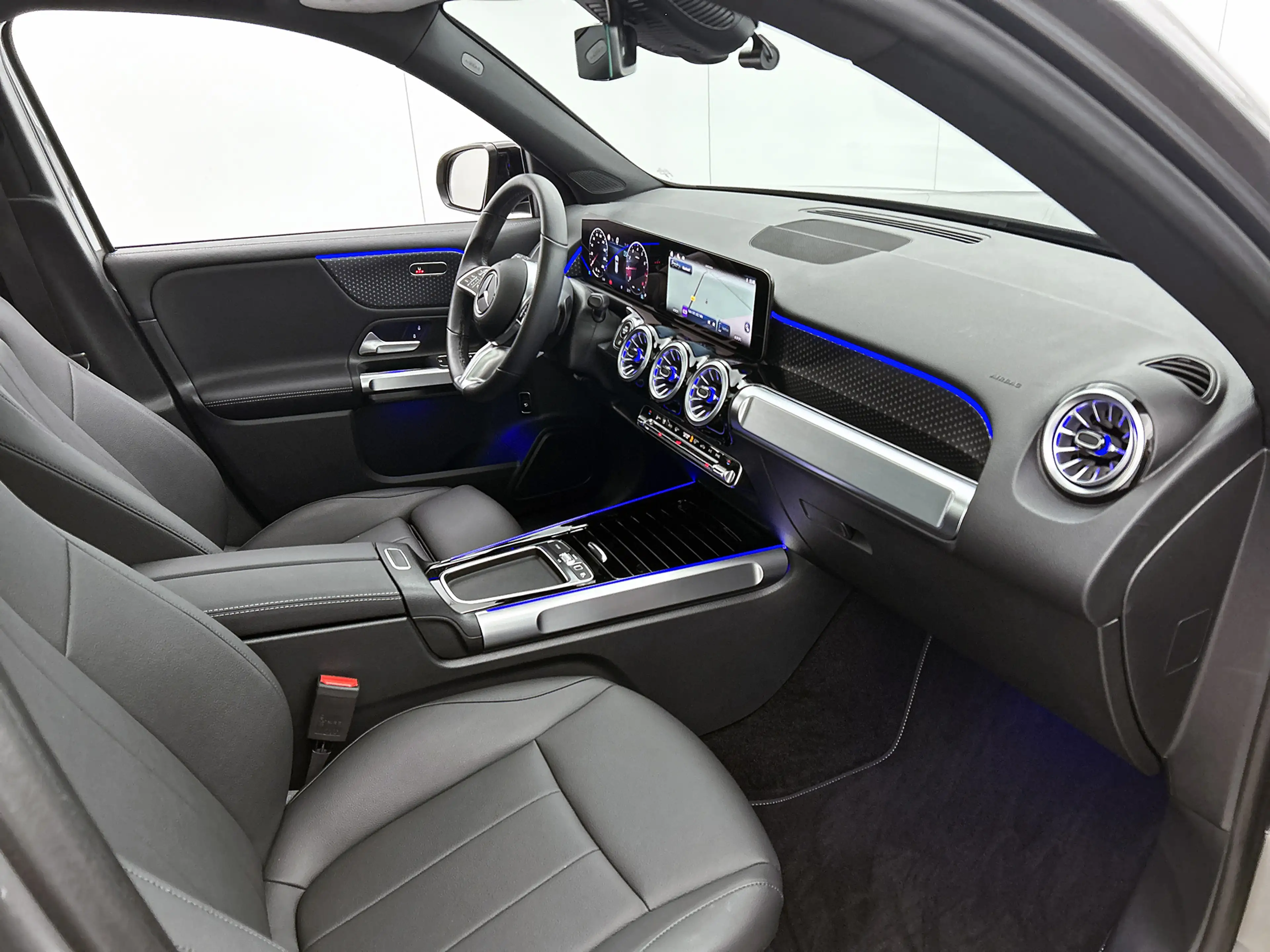 Mercedes-Benz GLB 200 Star Edition LIMITED Panoramadak l Keyless l Trekh — photo 7