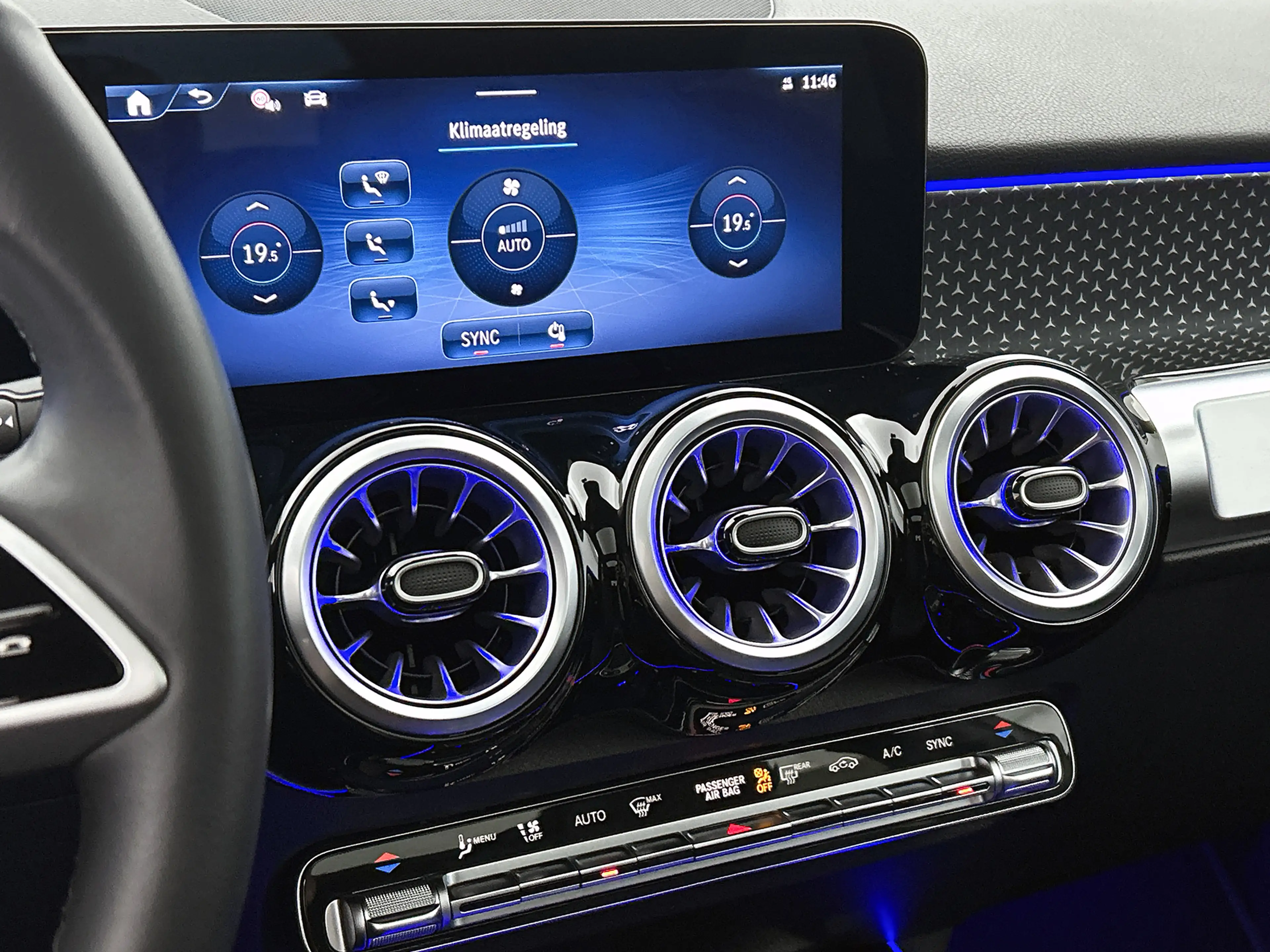 Mercedes-Benz GLB 200 Star Edition LIMITED Panoramadak l Keyless l Trekh — photo 10