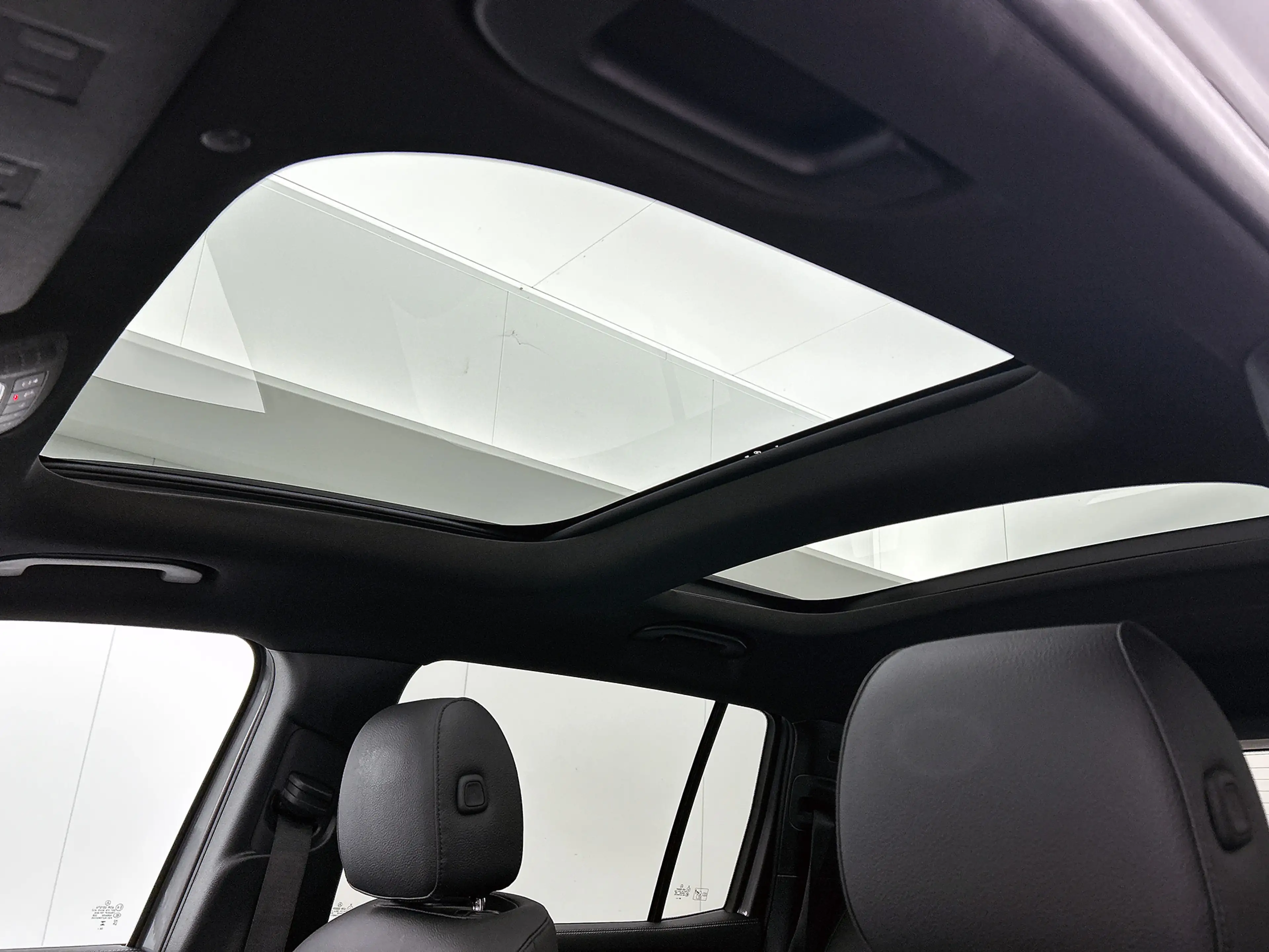 Mercedes-Benz GLB 200 Star Edition LIMITED Panoramadak l Keyless l Trekh — photo 4