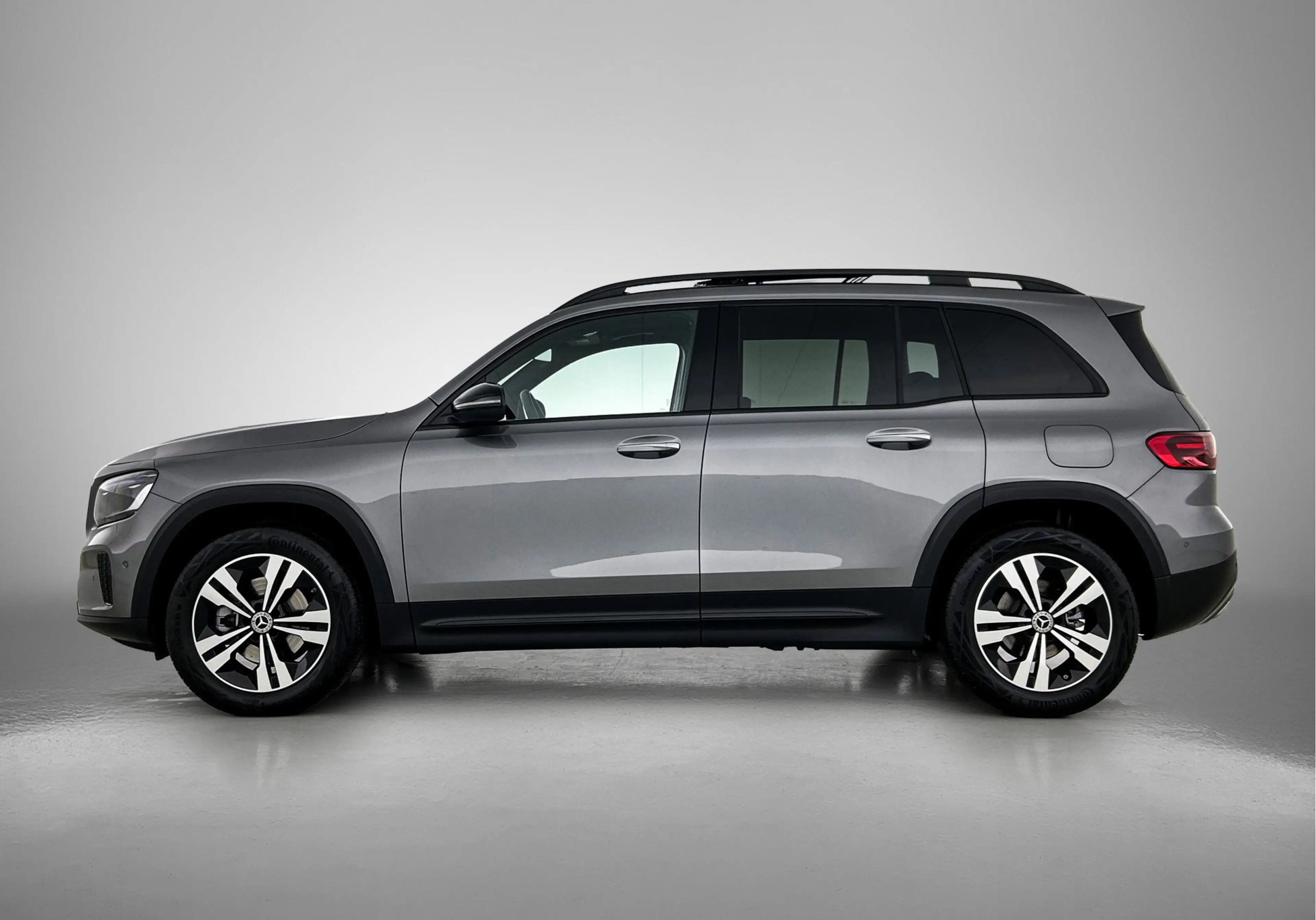 Mercedes-Benz GLB 200 Star Edition LIMITED Panoramadak l Keyless l Trekh — photo 3
