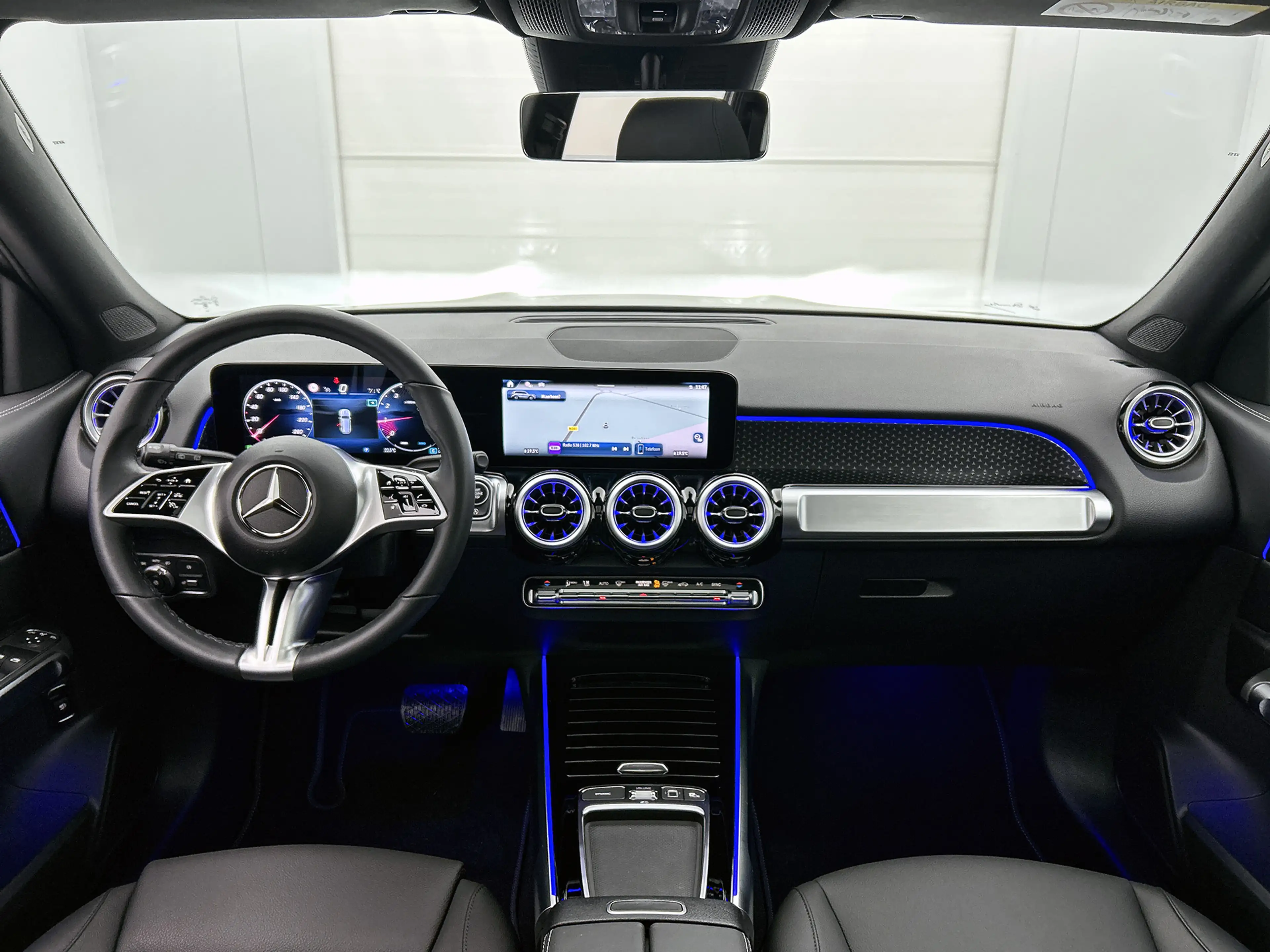 Mercedes-Benz GLB 200 Star Edition LIMITED Panoramadak l Keyless l Trekh — photo 5
