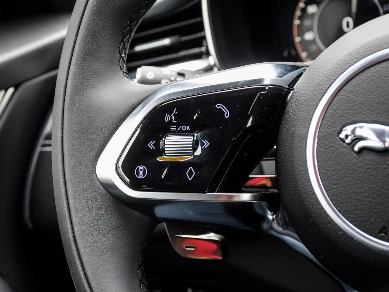 Jaguar F-Pace снимка Jaguar F-Pace