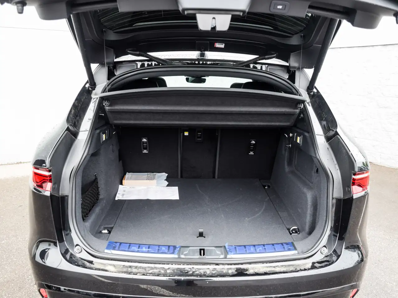 Jaguar F-Pace снимка Jaguar F-Pace