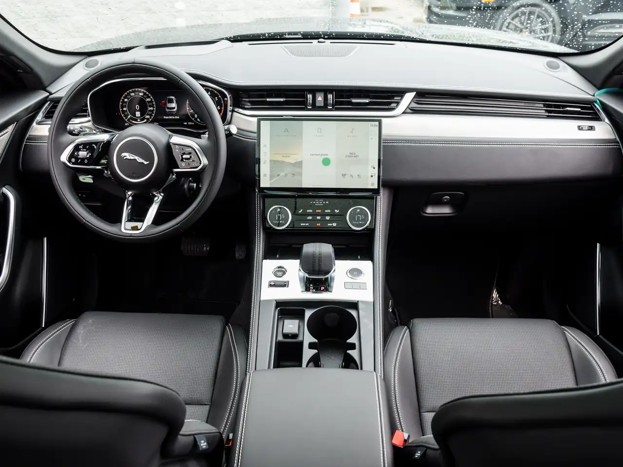 Jaguar F-Pace снимка Jaguar F-Pace