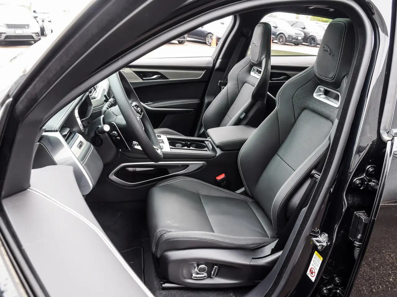 Jaguar F-Pace снимка Jaguar F-Pace
