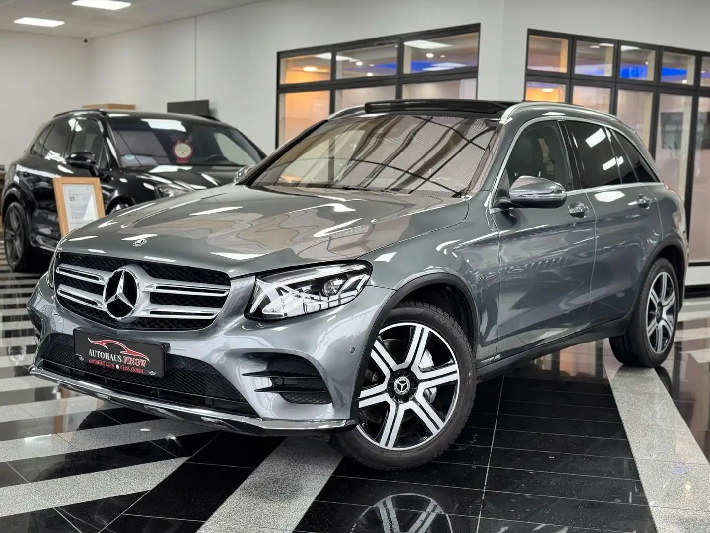 Mercedes-Benz GLC 350 d 4Matic AMG PAKET"PANO"AHK"KAMERA"AMBIE Grau - 1