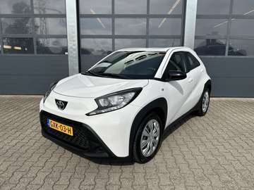 1.0 VVT-i MT 72pk Play