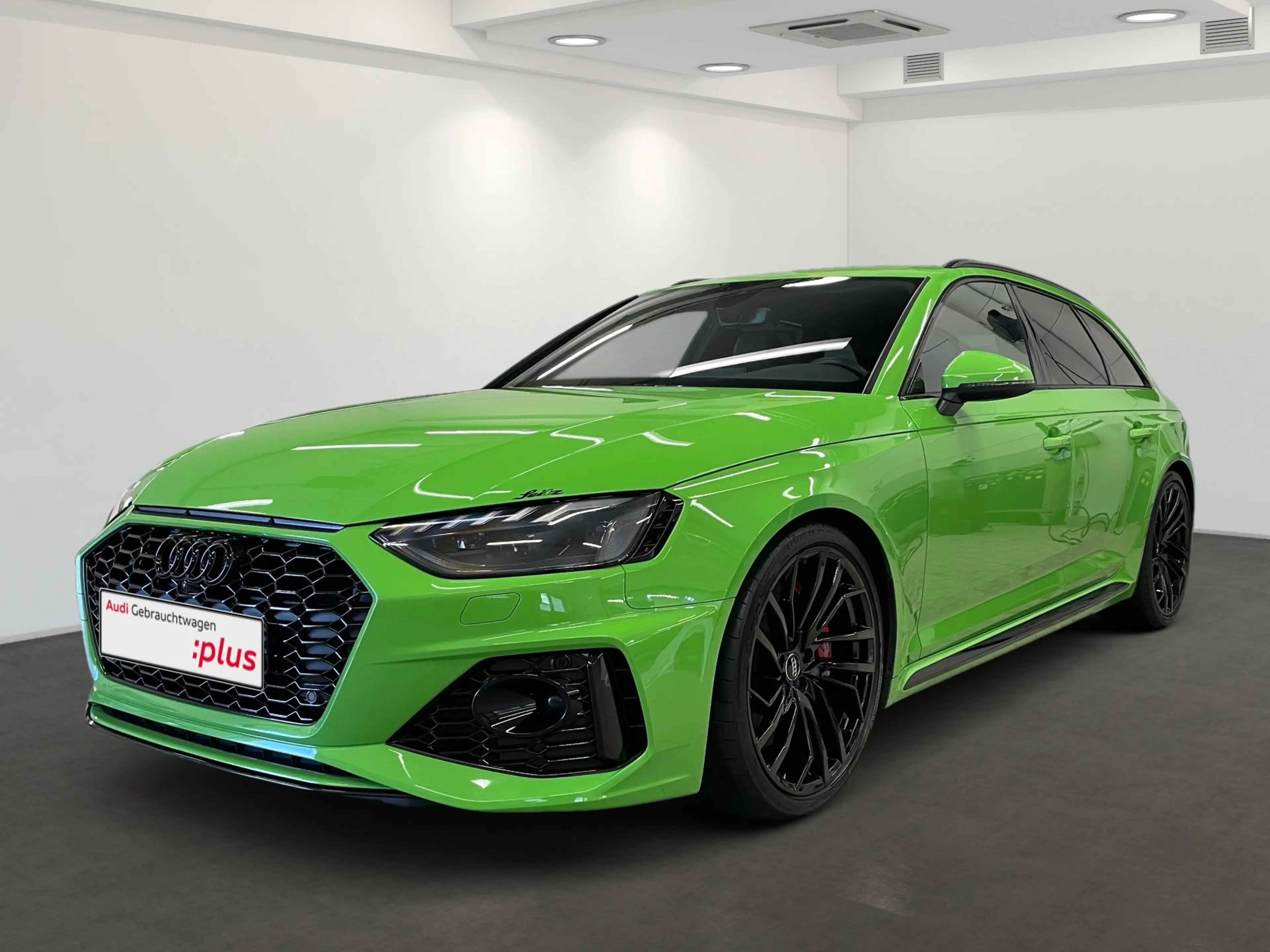 Audi RS4 Avant TFSI quattro *AHK*B&O*MATRIX* — photo 2