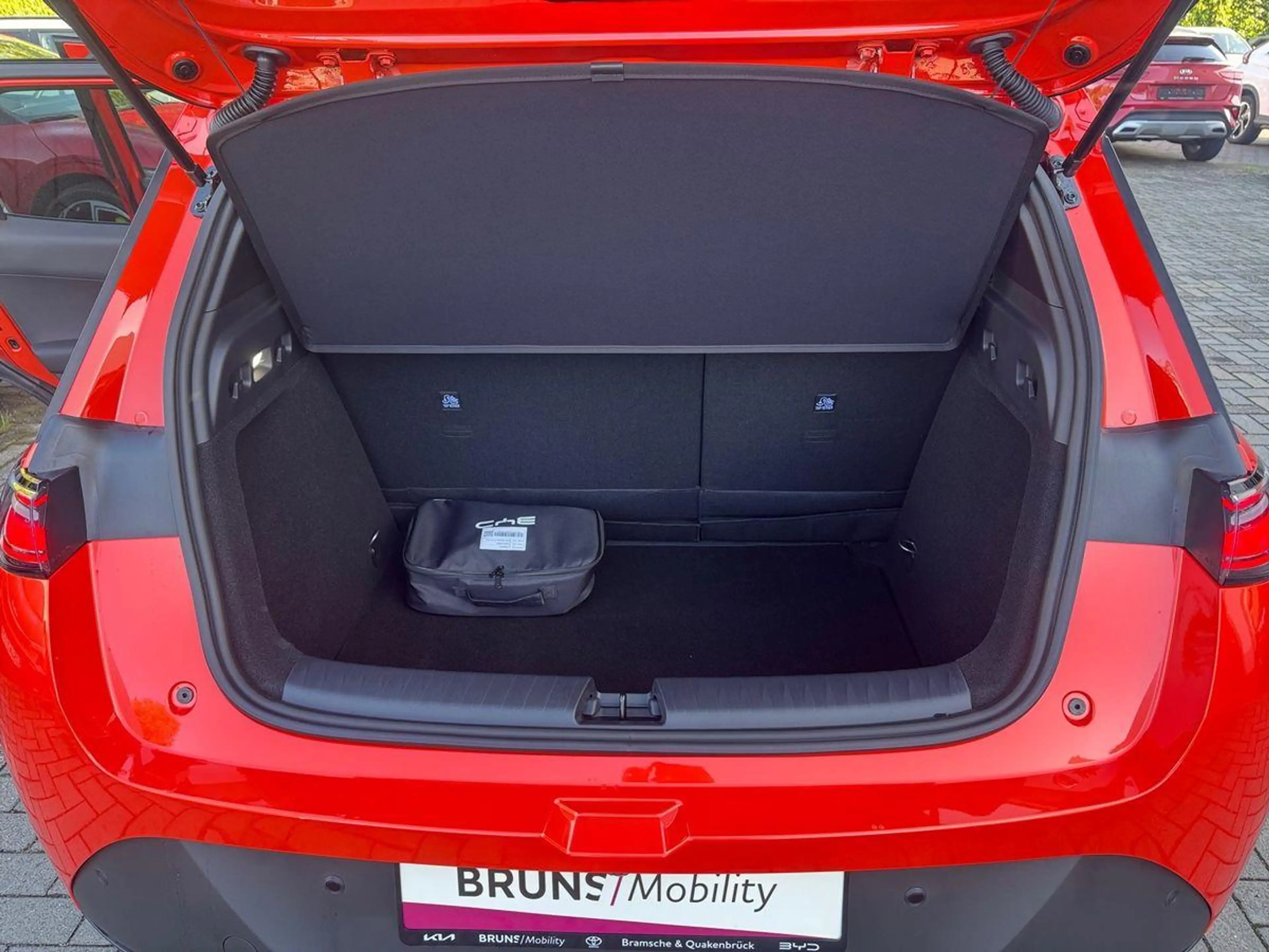 BYD Dolphin G 1.5 DM-i PHEV 156 kW Comfort — photo 13