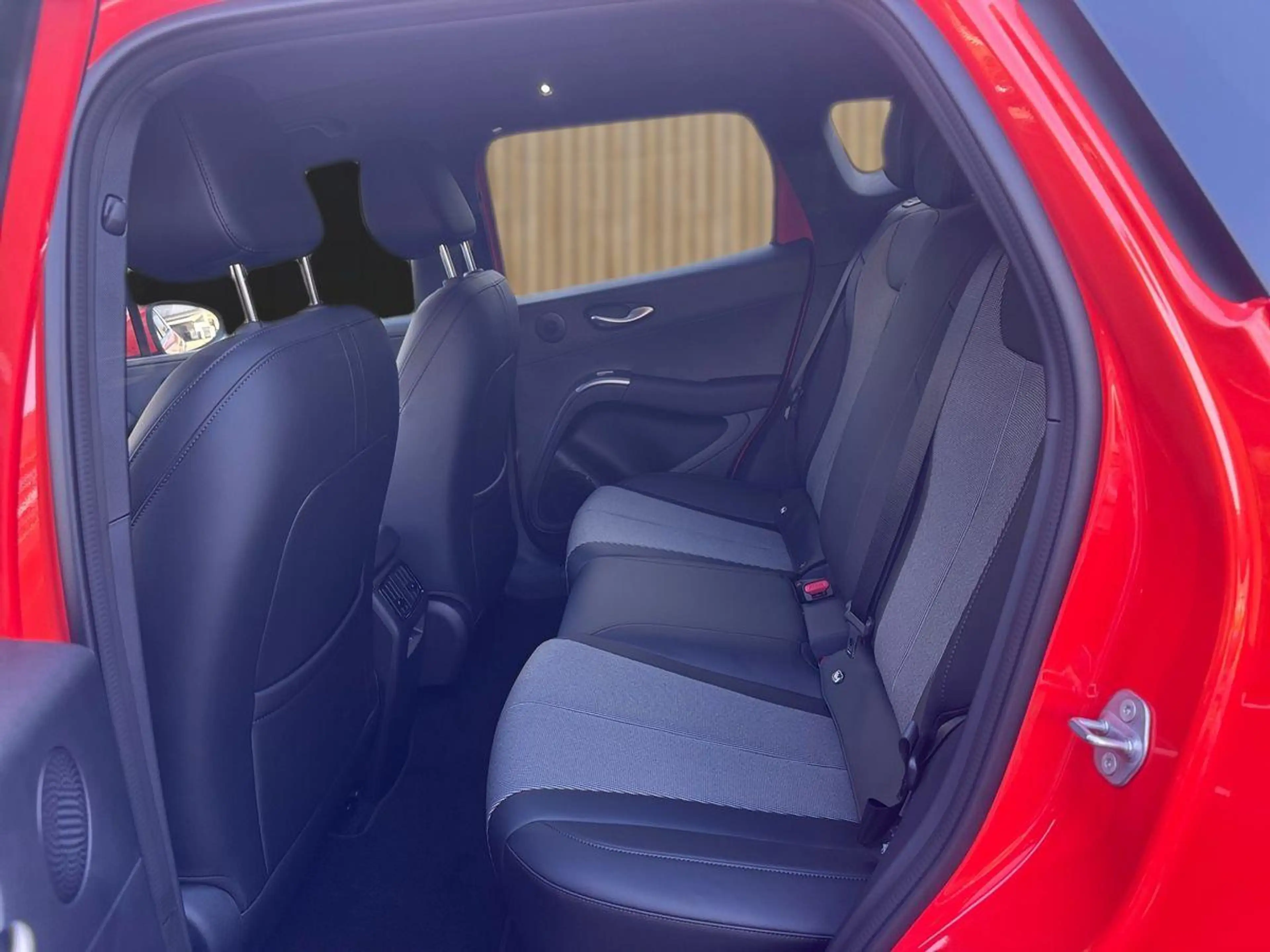BYD Dolphin G 1.5 DM-i PHEV 156 kW Comfort — photo 12