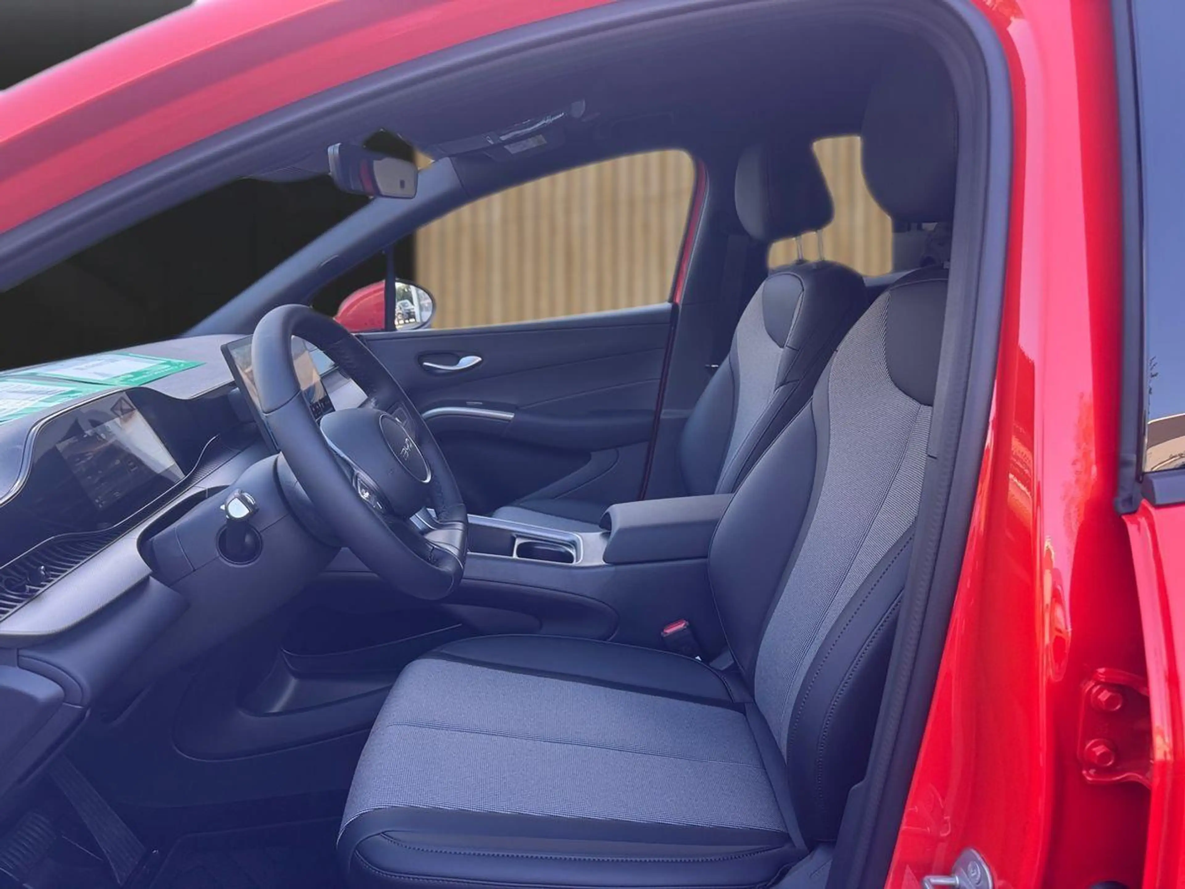 BYD Dolphin G 1.5 DM-i PHEV 156 kW Comfort — photo 8