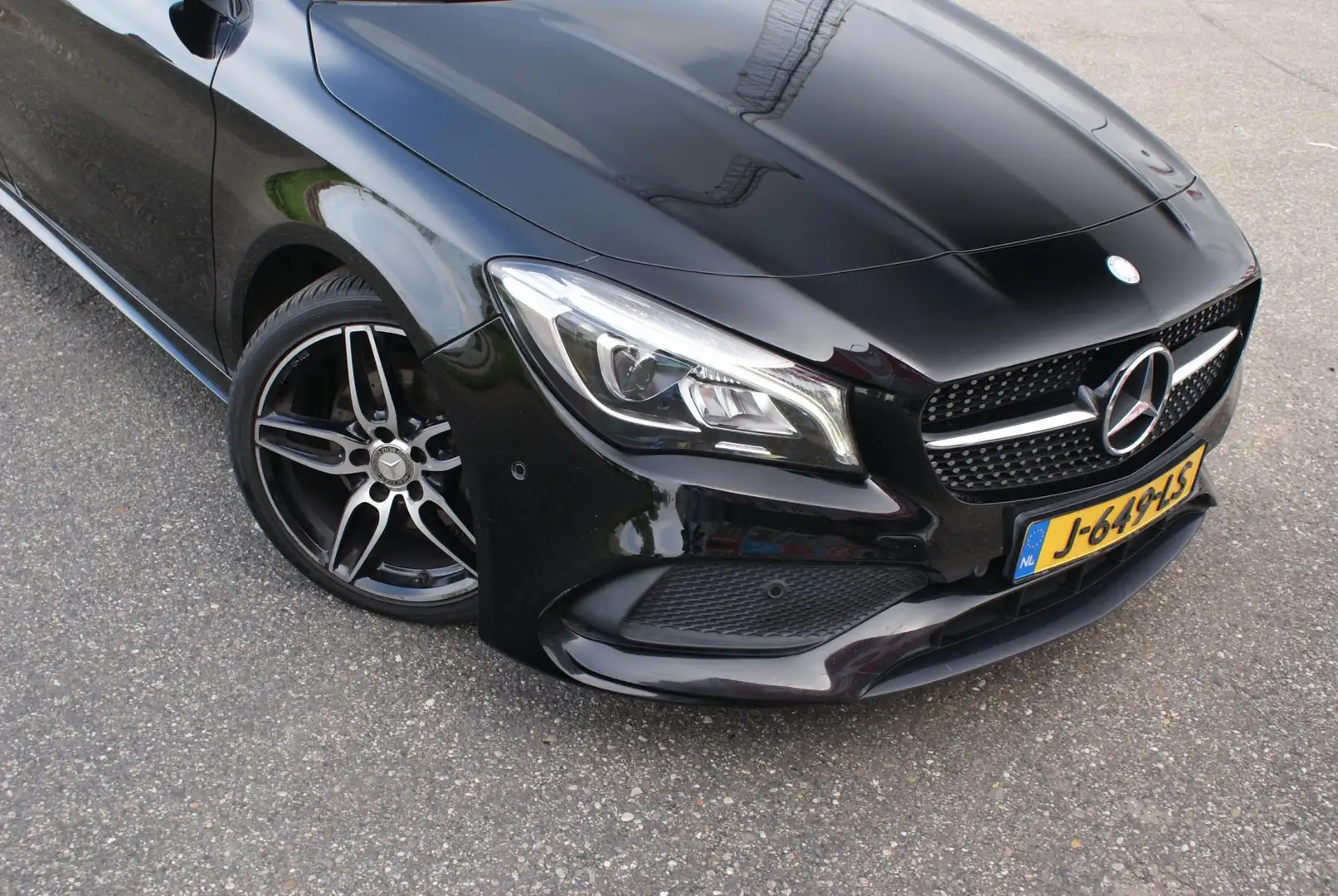 Mercedes-Benz CLA 180 Shooting Brake ///AMG Pakket | Pano | Camera | Sfe Noir - 2