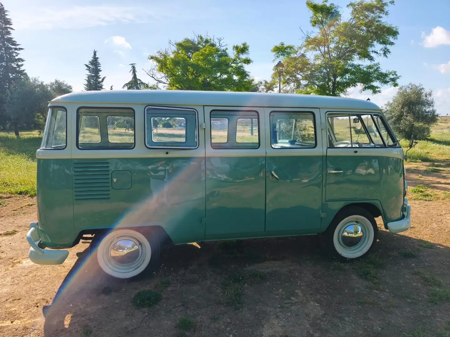 Volkswagen Transporter T1 Kombi Зелёный - 2
