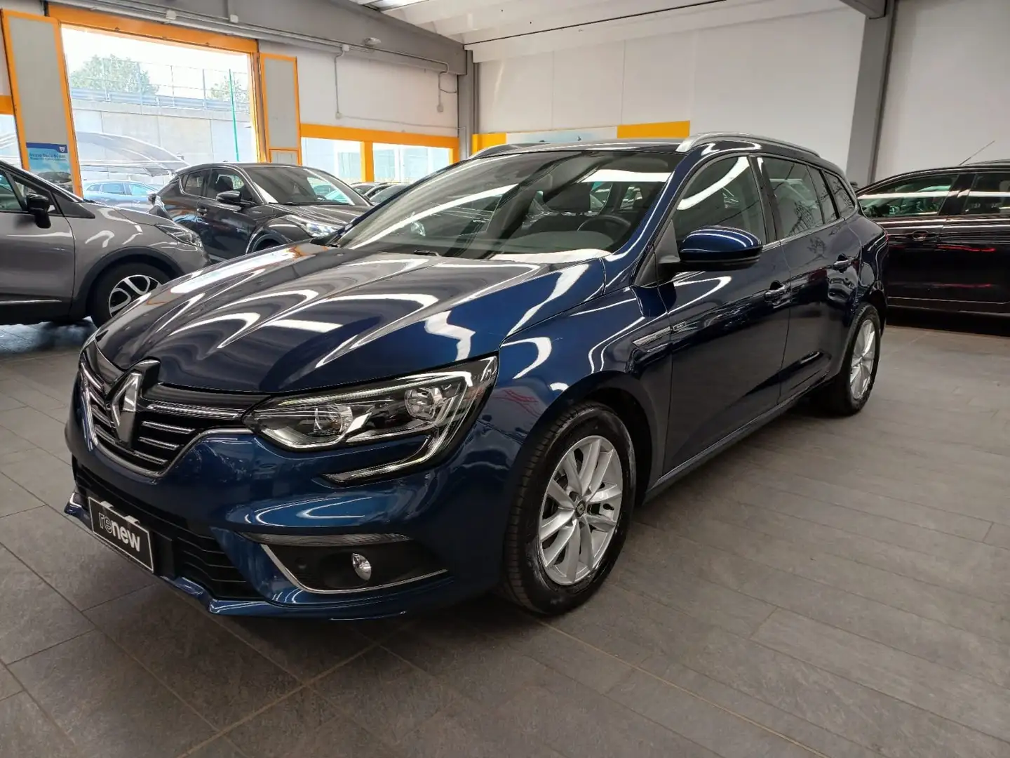 Renault Megane 1.5 blue dci  115cv AUTO/NAVI/RETROCAMERA/EU6 Blauw - 2