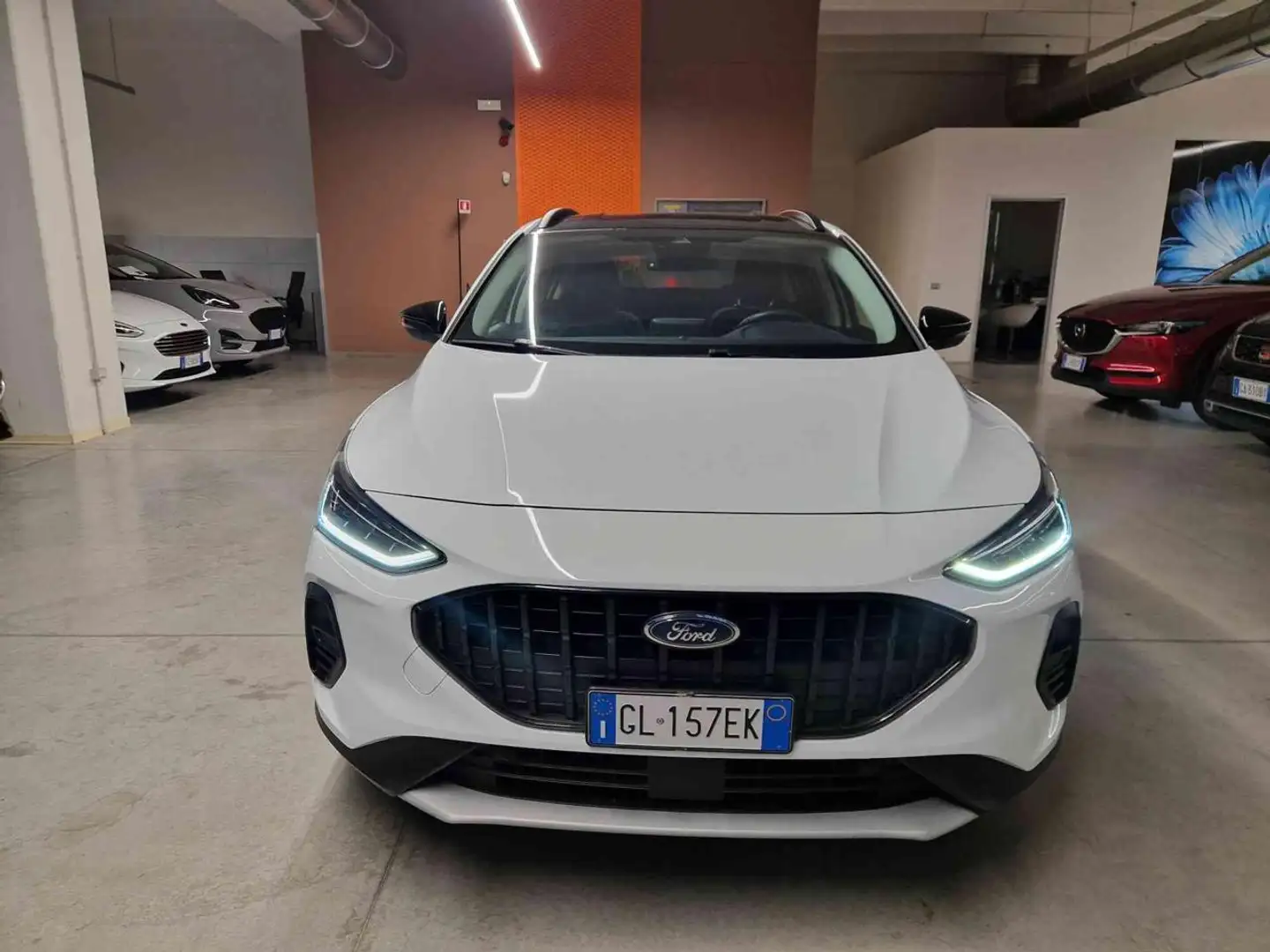 Ford Focus 1.0 EcoBoost Hybrid 125 CV 5p. Active Blanc - 2