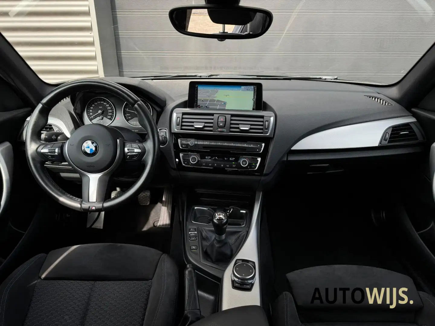 BMW 118 1-serie 118i Corporate Lease M Sport|Alcantara|NL Zwart - 2