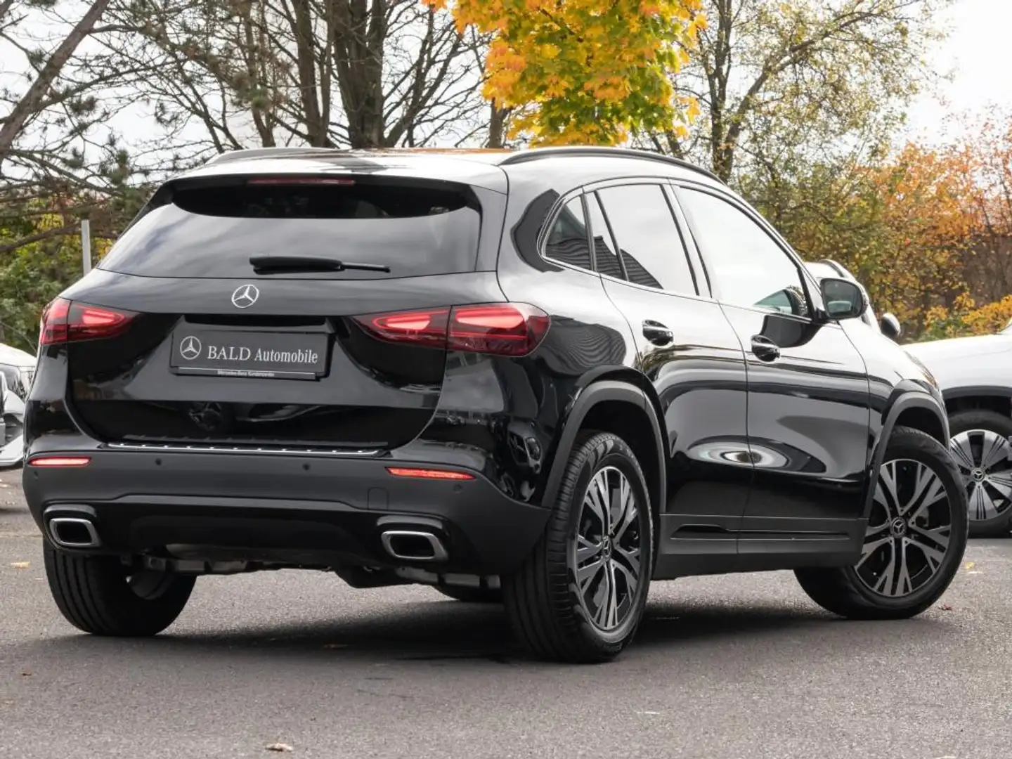 Mercedes-Benz GLA 180 Progressive/Night/Distr/LED/Kamera/Totw Black - 2