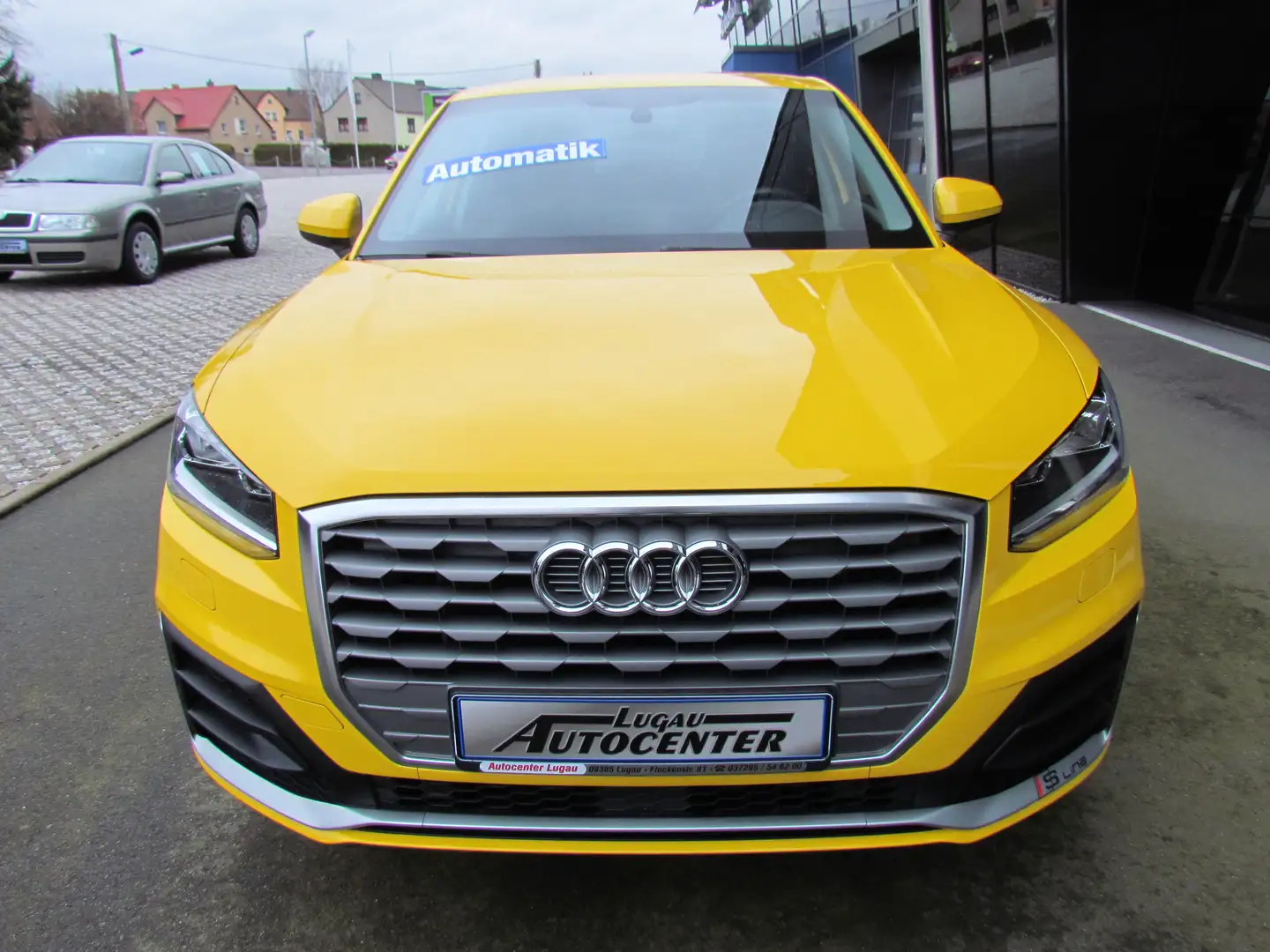 Audi Q2 30 TFSI S Line Jaune - 1