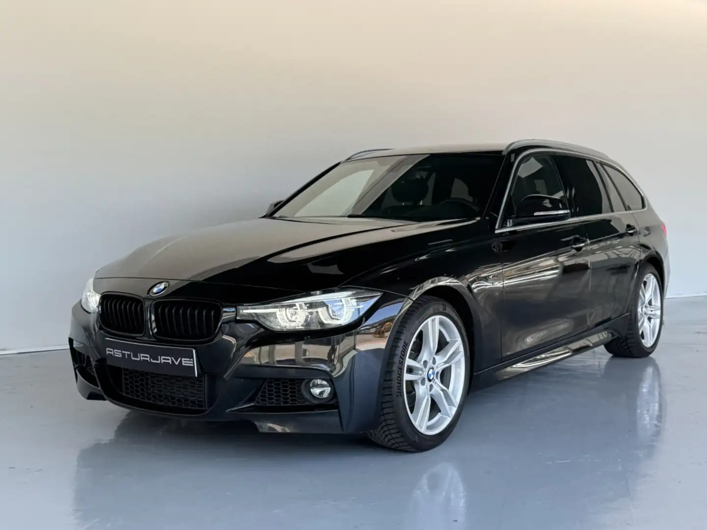BMW 318 318iA Touring Negro - 2