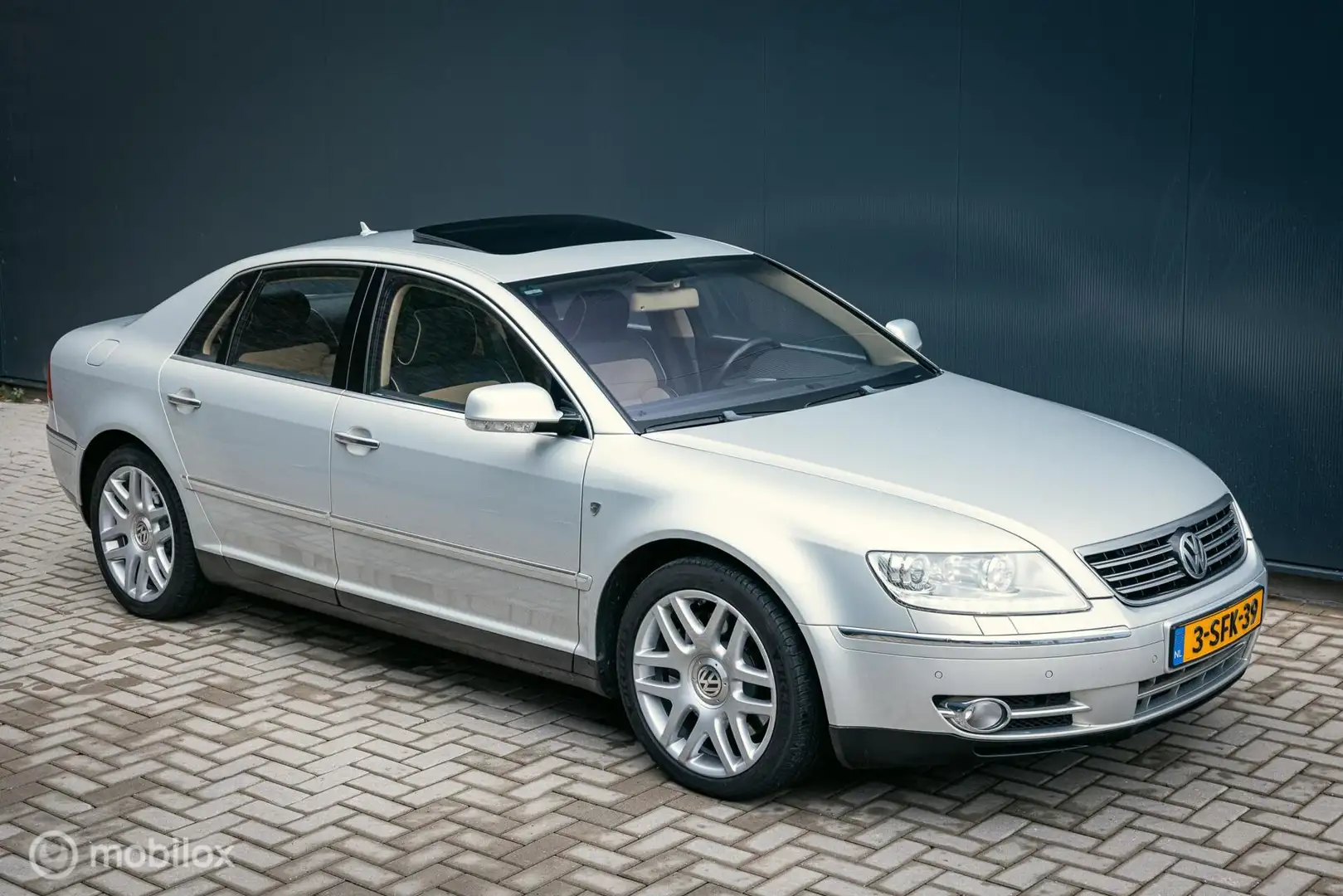 Volkswagen Phaeton 4.2 V8 4p. Highline Silber - 1