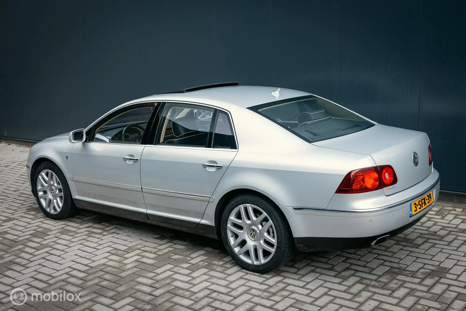 Volkswagen Phaeton 4.2 V8 4p. Highline Silber - 2