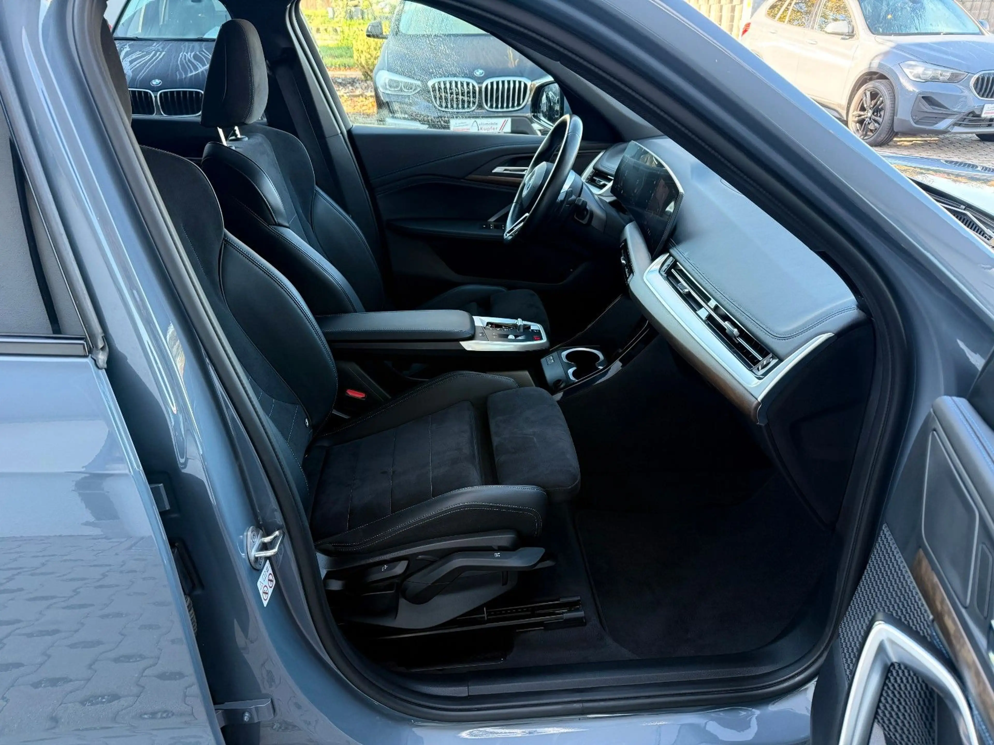 BMW X1 xDrive20d M Sport Aut. 20" AHK DA+ Ad.LED ACC — photo 15