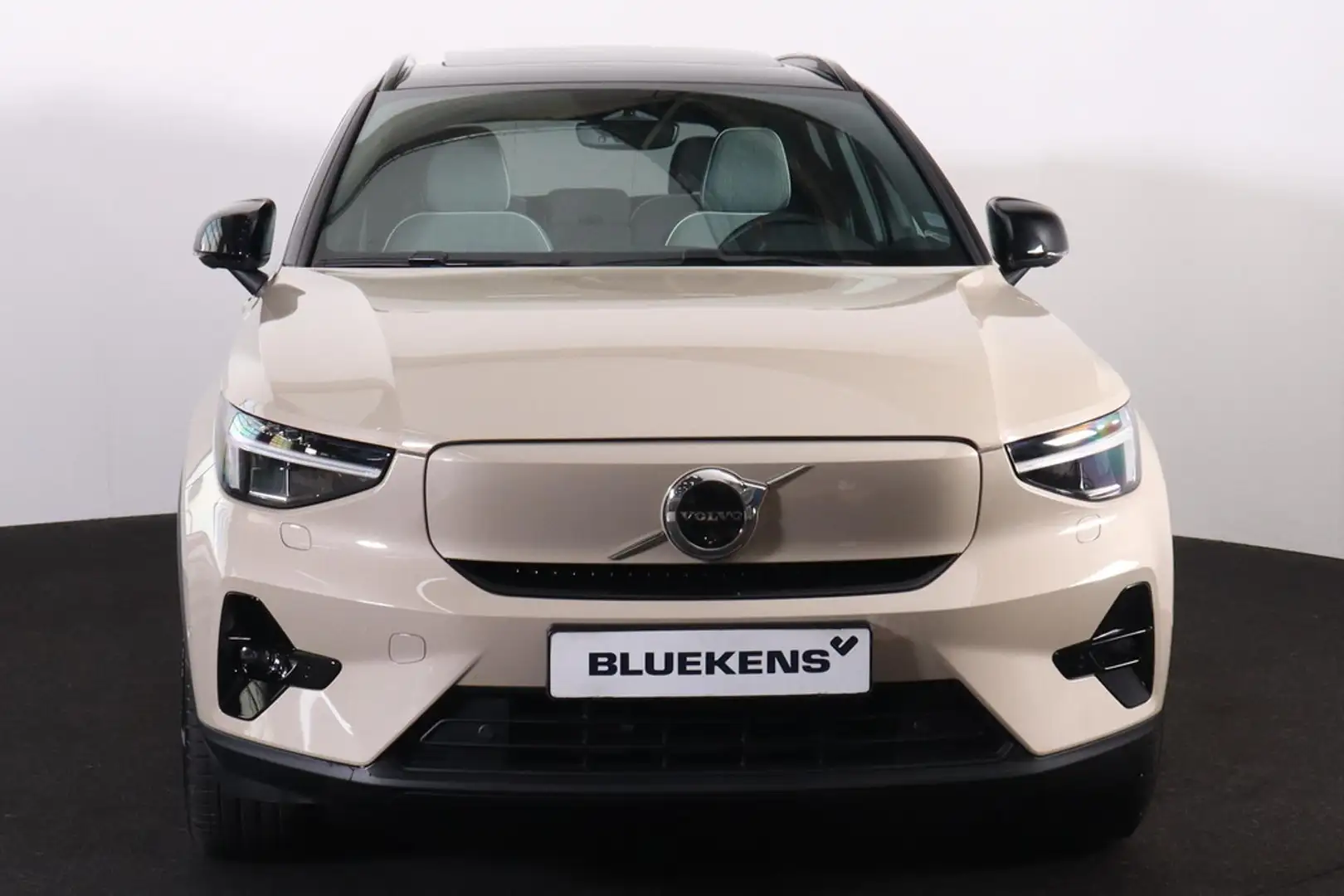 Volvo EX40 Performance Ultra 82 kWh - Panorama/schuifdak - In Beige - 2