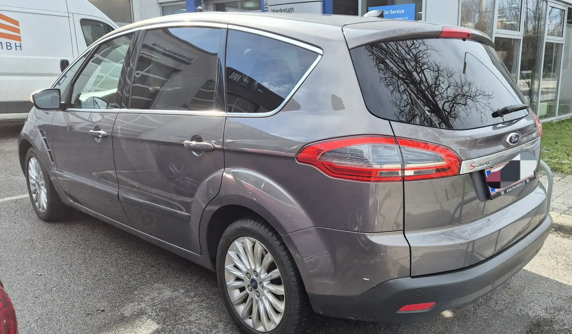 Ford S-Max Titanium 7-Sitzer Braun - 2