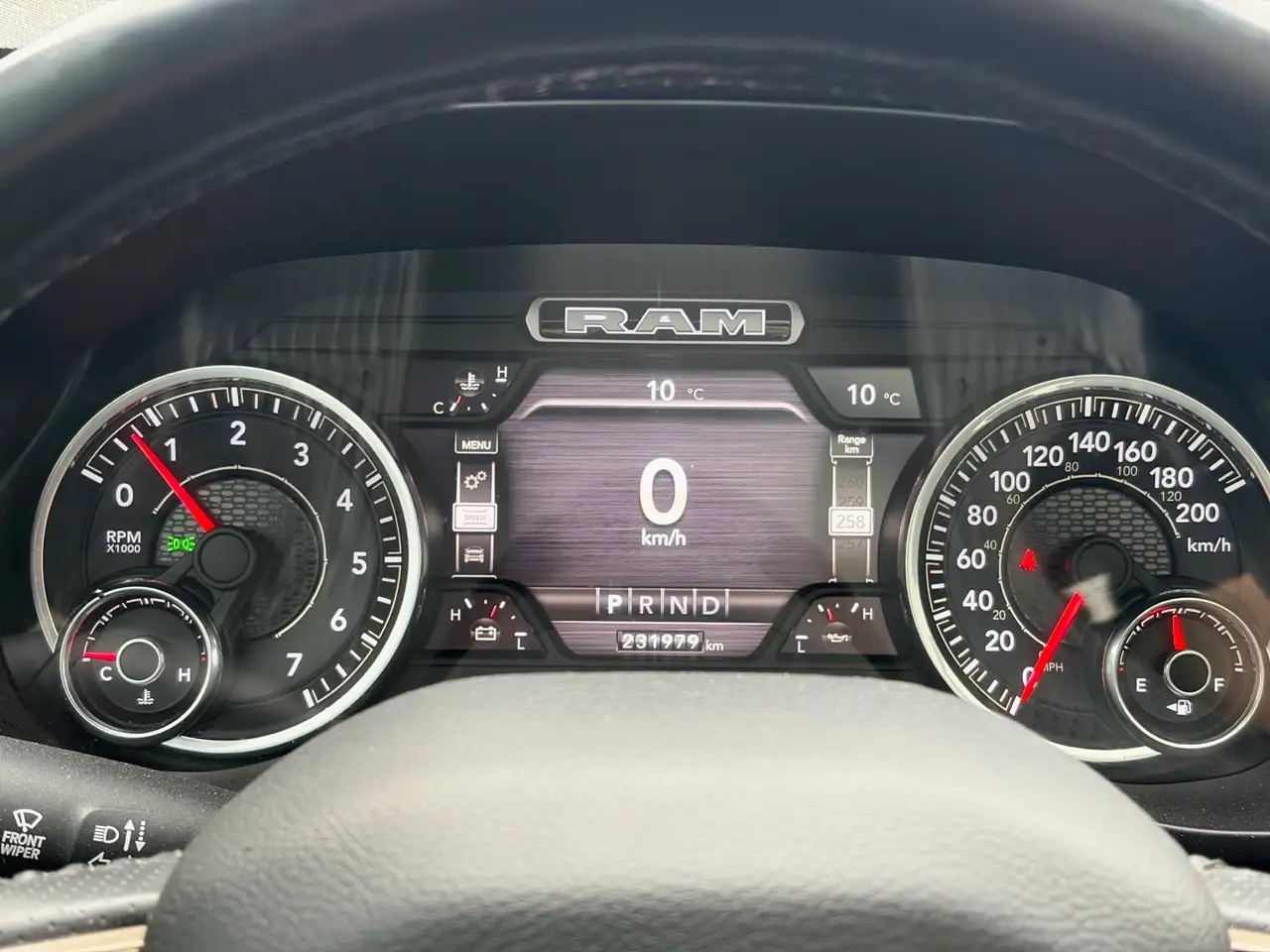RAM 1500 снимка RAM 1500