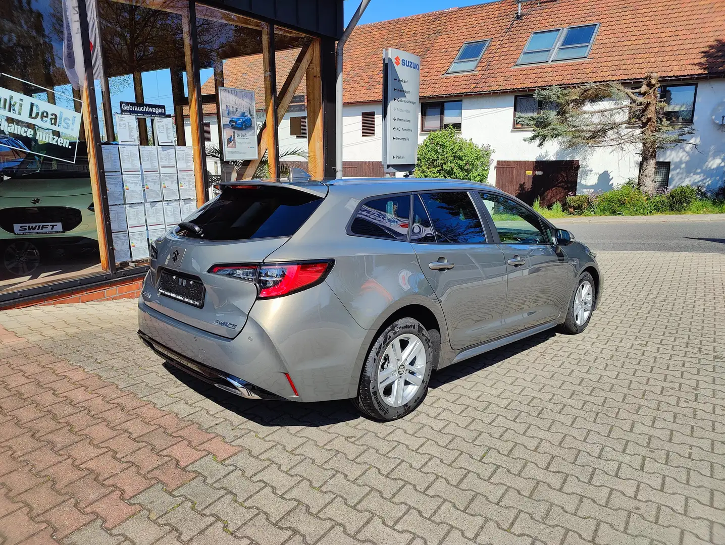 Suzuki Swace 1.8 Hybrid CVT Comfort+ Bronze - 2