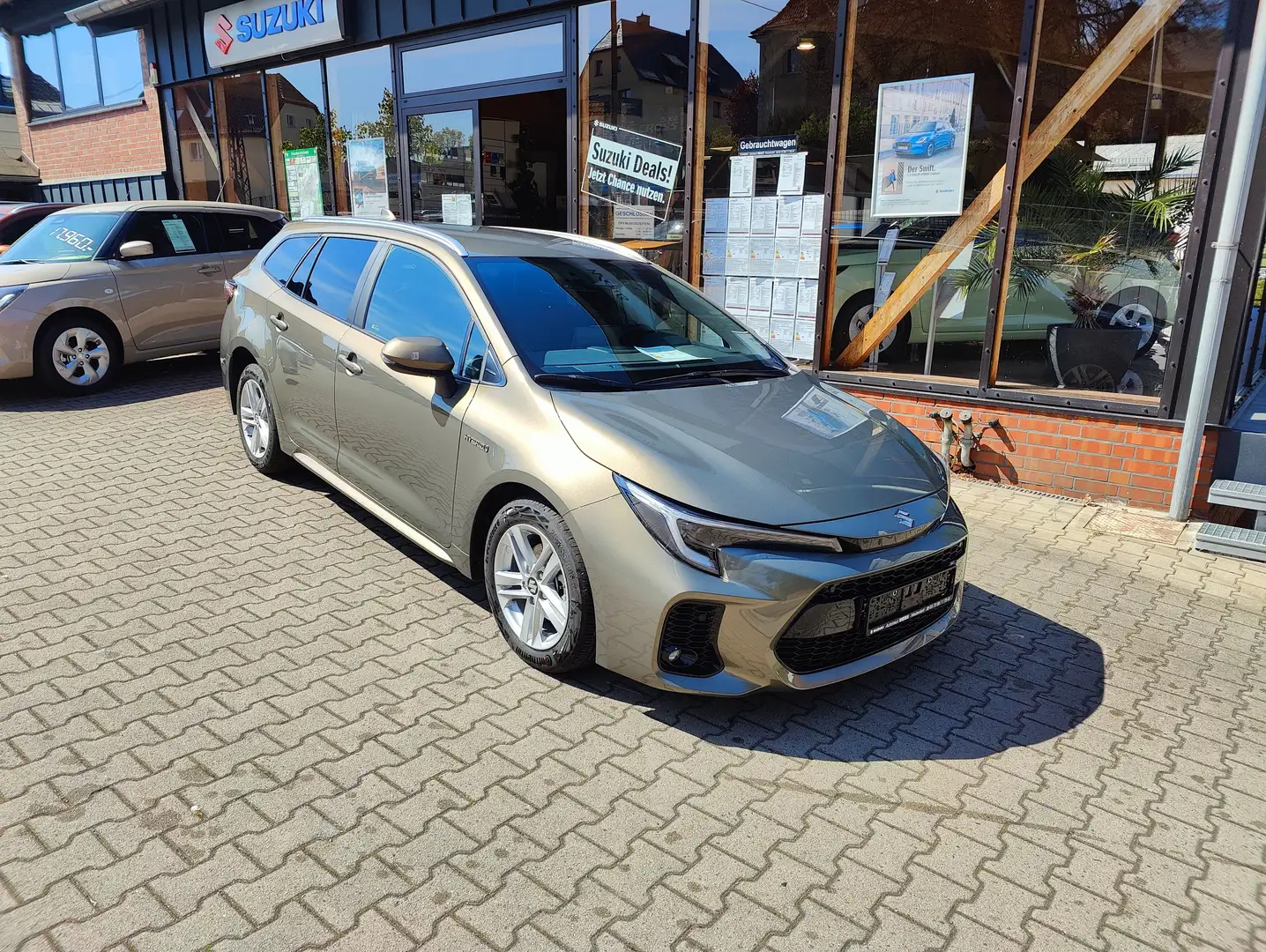 Suzuki Swace 1.8 Hybrid CVT Comfort+ Bronze - 1
