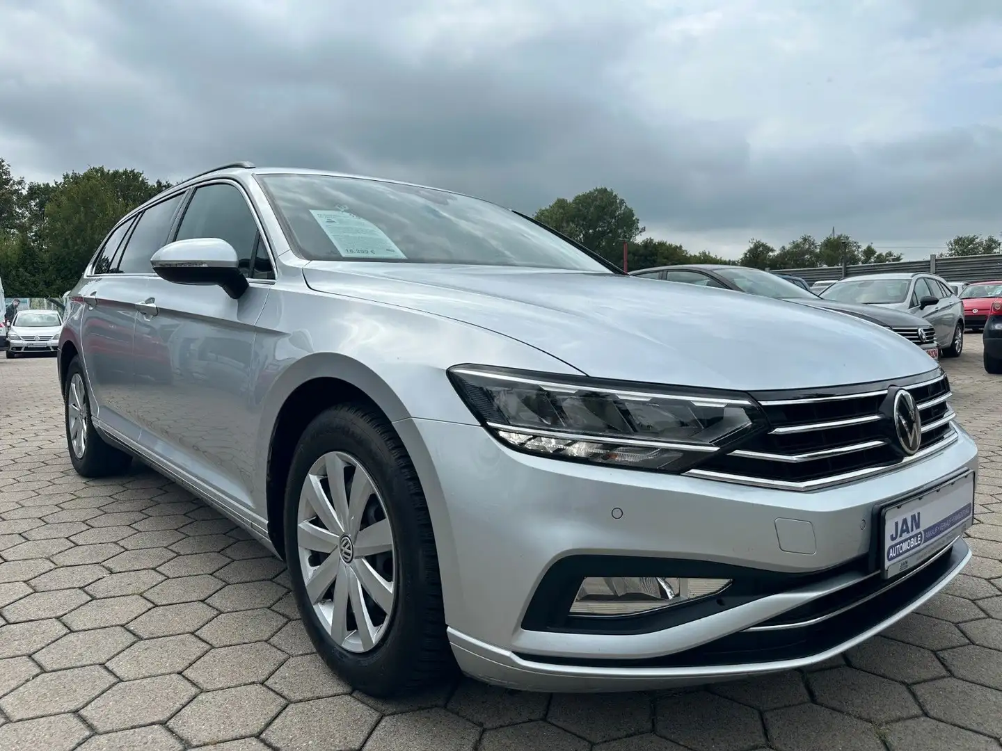 Volkswagen Passat Variant Business SHZ PDC Kam LED Argent - 2