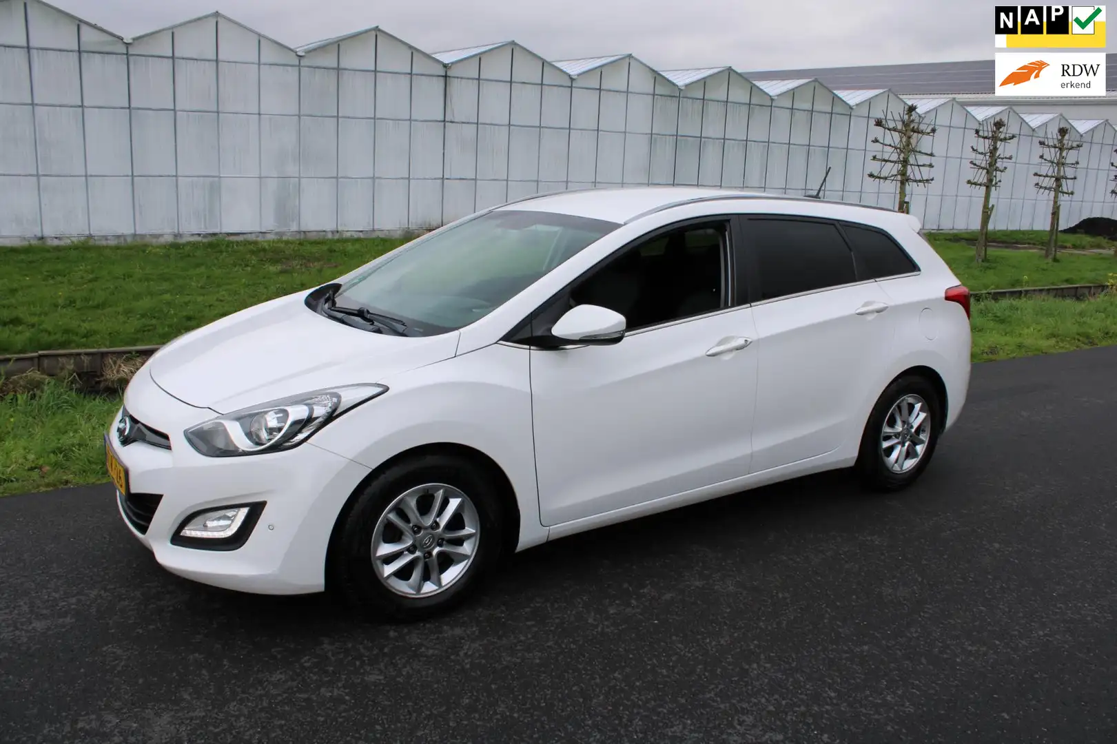 Hyundai i30 Wagon 1.6 GDI Business Edition Wit - 1