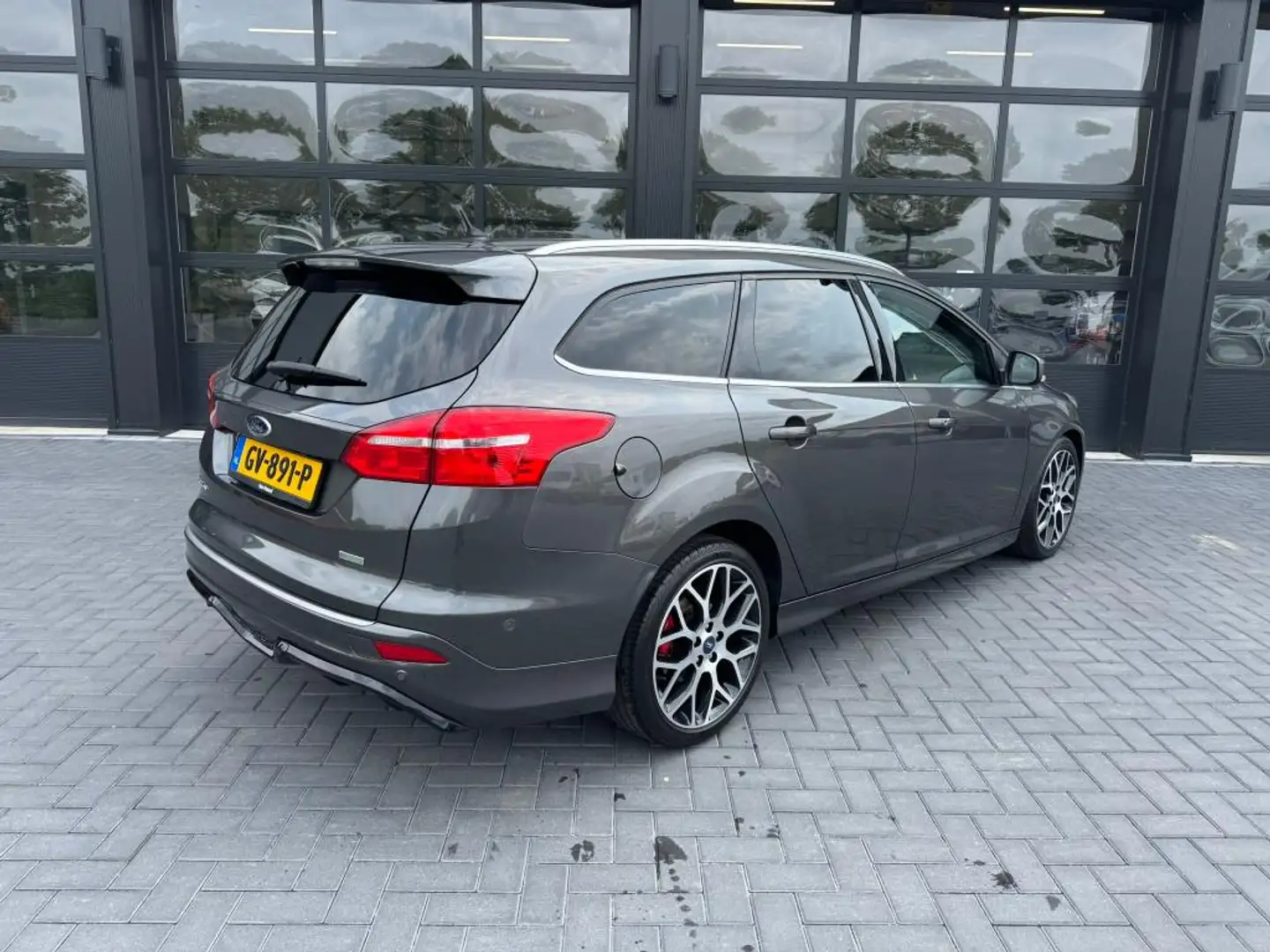 Ford Focus 1.0 ST-line Gris - 2