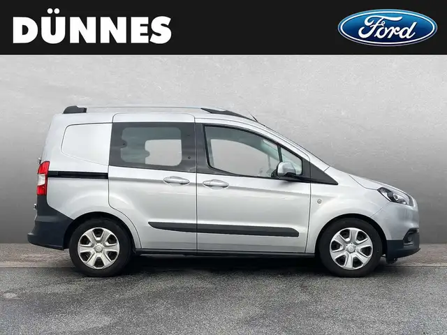 Ford Transit Courier view 6