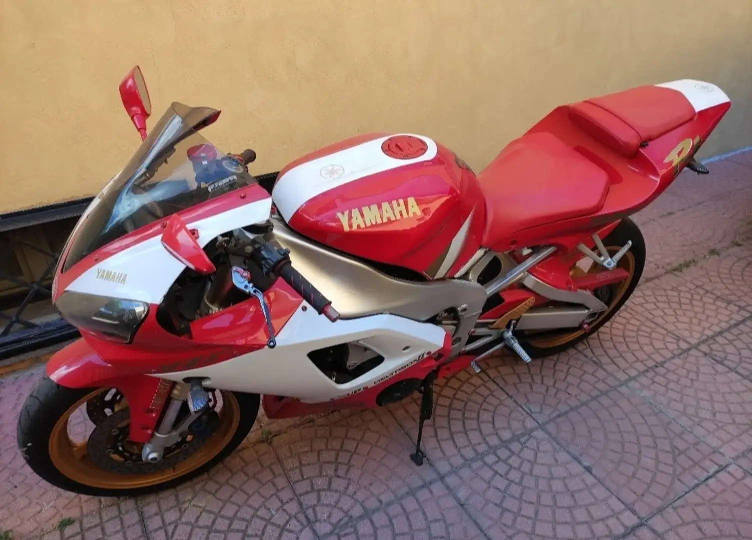 Yamaha YZF 1000 Rot - 1