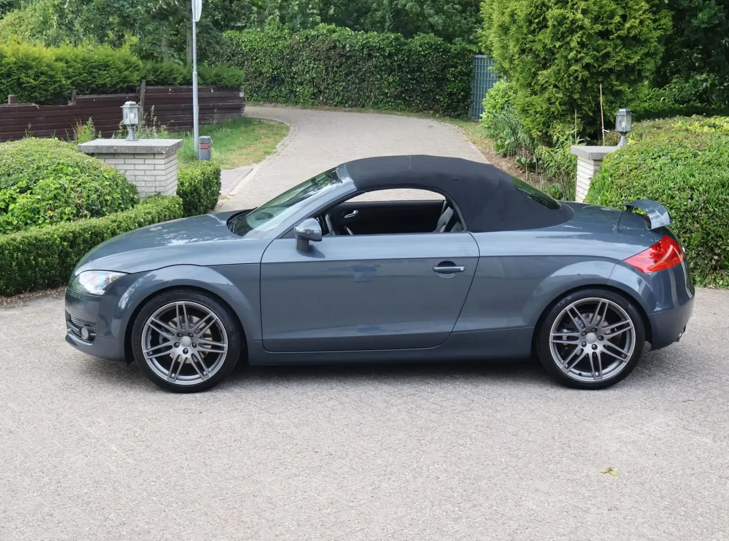 Audi TT Roadster 2.0 TFSI 200pk 19"/Leer-Alcant/Xenon/S-Li Grijs - 1