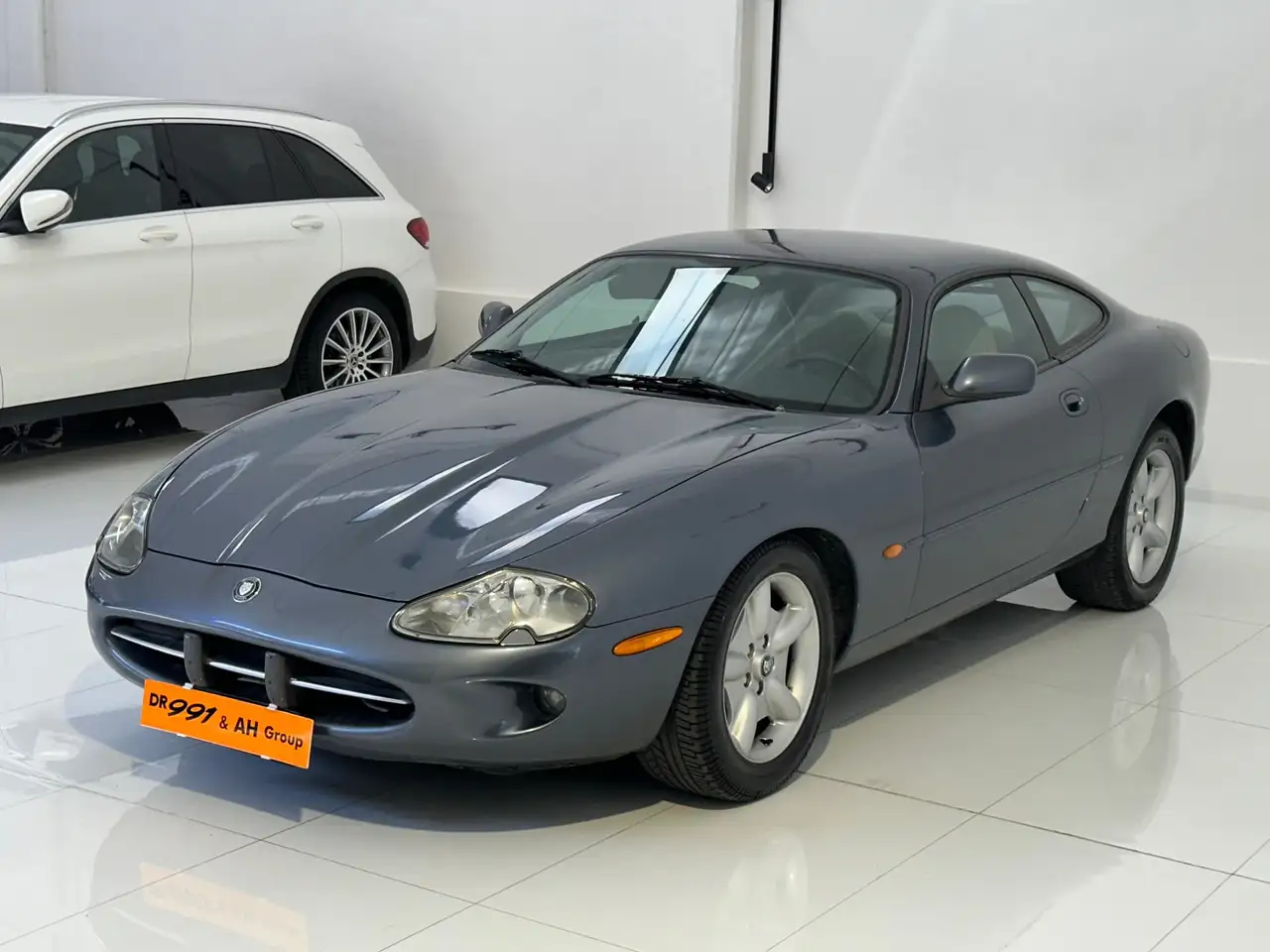 Jaguar XK8 Coupe 4.0, foto 3