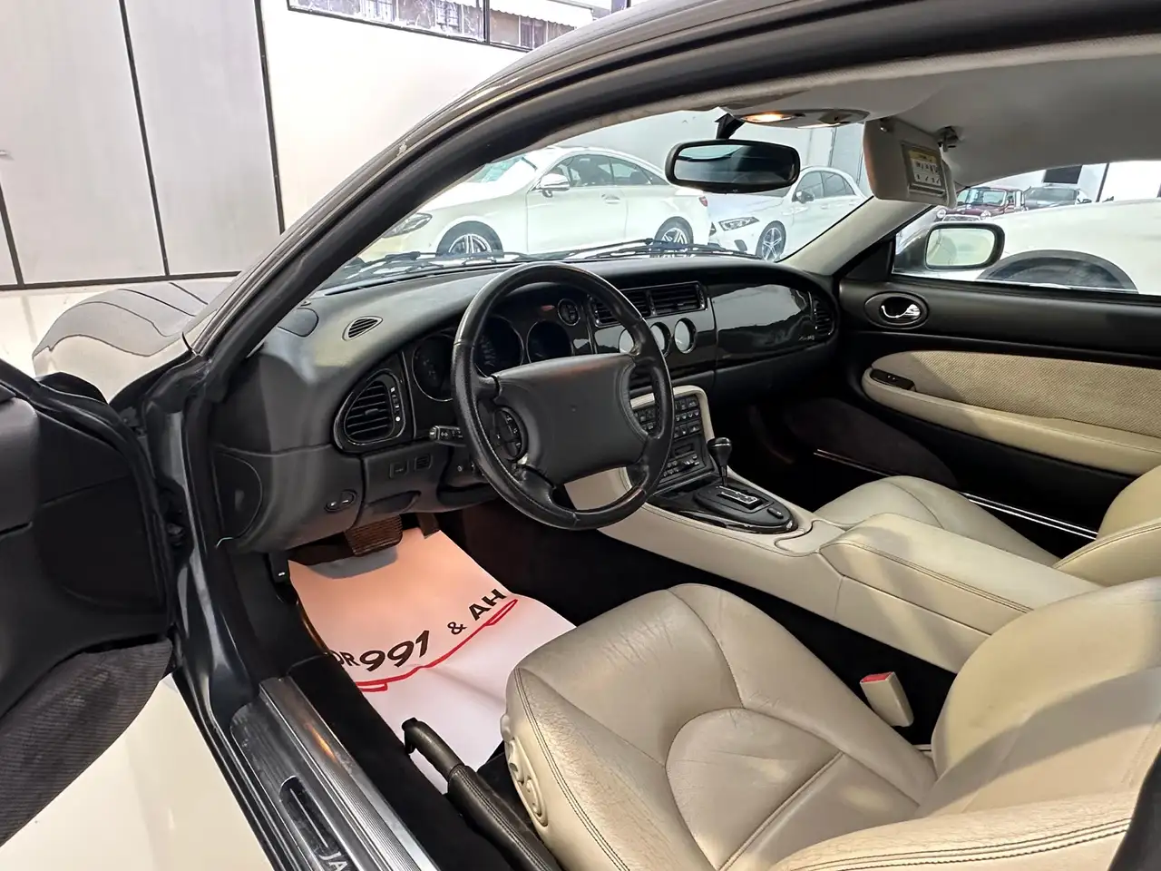 Jaguar XK8 Coupe 4.0, foto 6