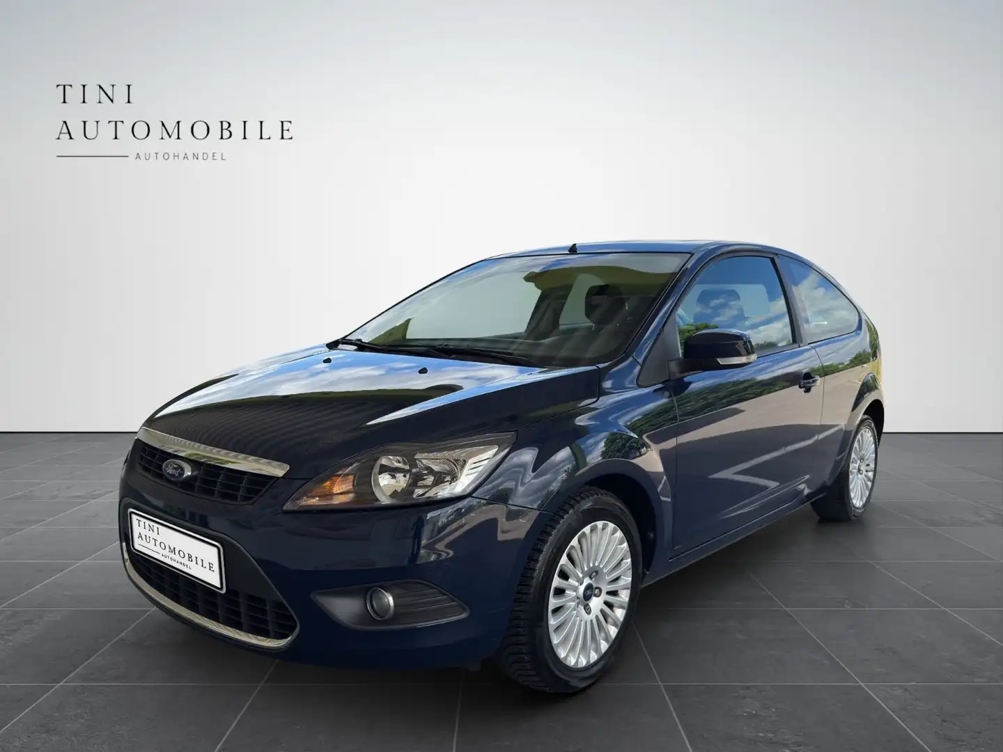 Ford Focus Lim. Titanium*Automatik*Klima*Keyless-Go* Blau - 1