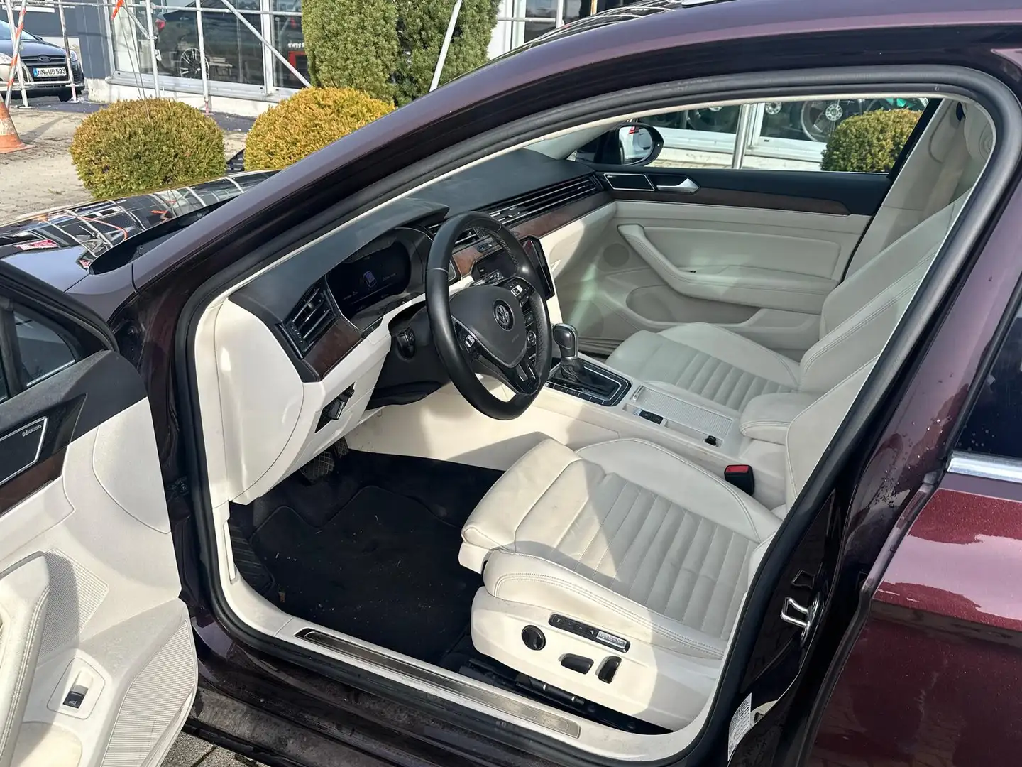 Volkswagen Passat Variant 2.0 TDI R-line 4M Pano AHK LEDER Rouge - 2