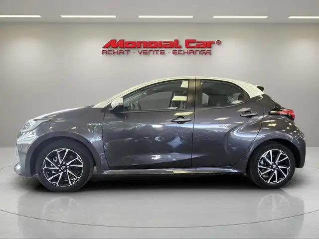 Toyota Yaris view 3