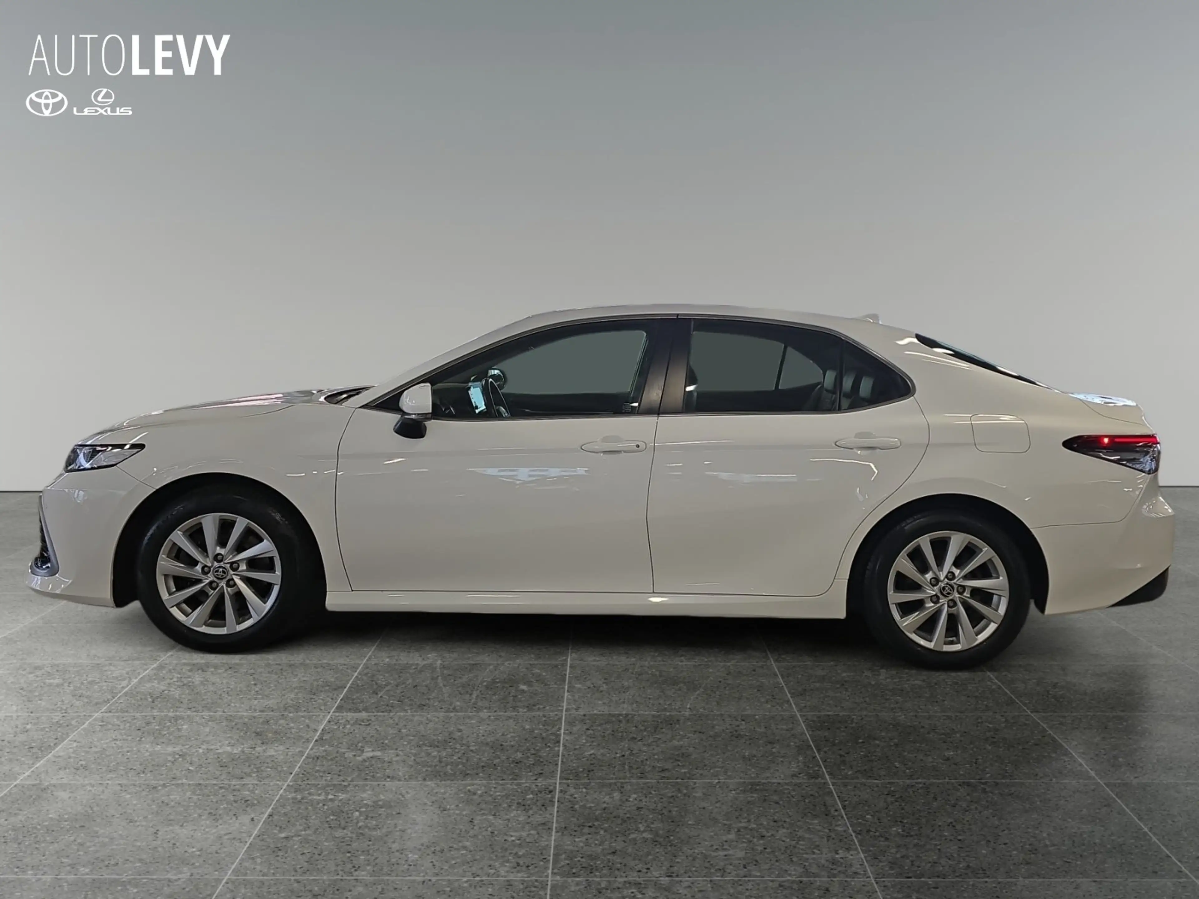 Toyota Camry 2.5 Hybrid ++Leder+Navi+Sitzheizung+PDC++ — photo 3