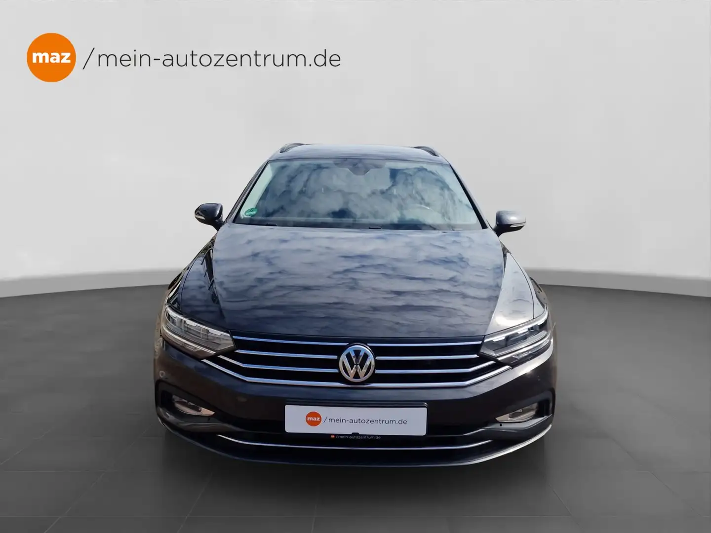 Volkswagen Passat Variant 1.5 TSI Business Alu LED AHK Navi A Grau - 2