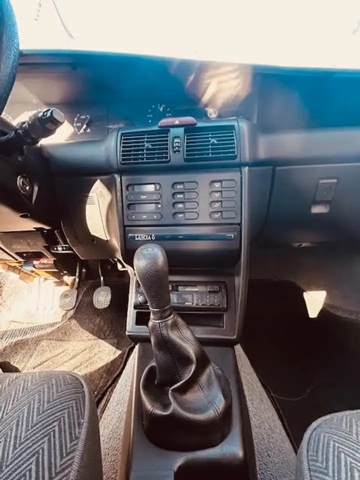 Lancia Delta 1.6, foto 7